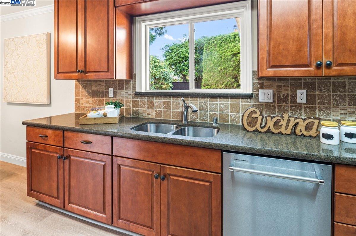 Detail Gallery Image 20 of 58 For 25631 Paul Ct, Hayward,  CA 94541 - 3 Beds | 2 Baths