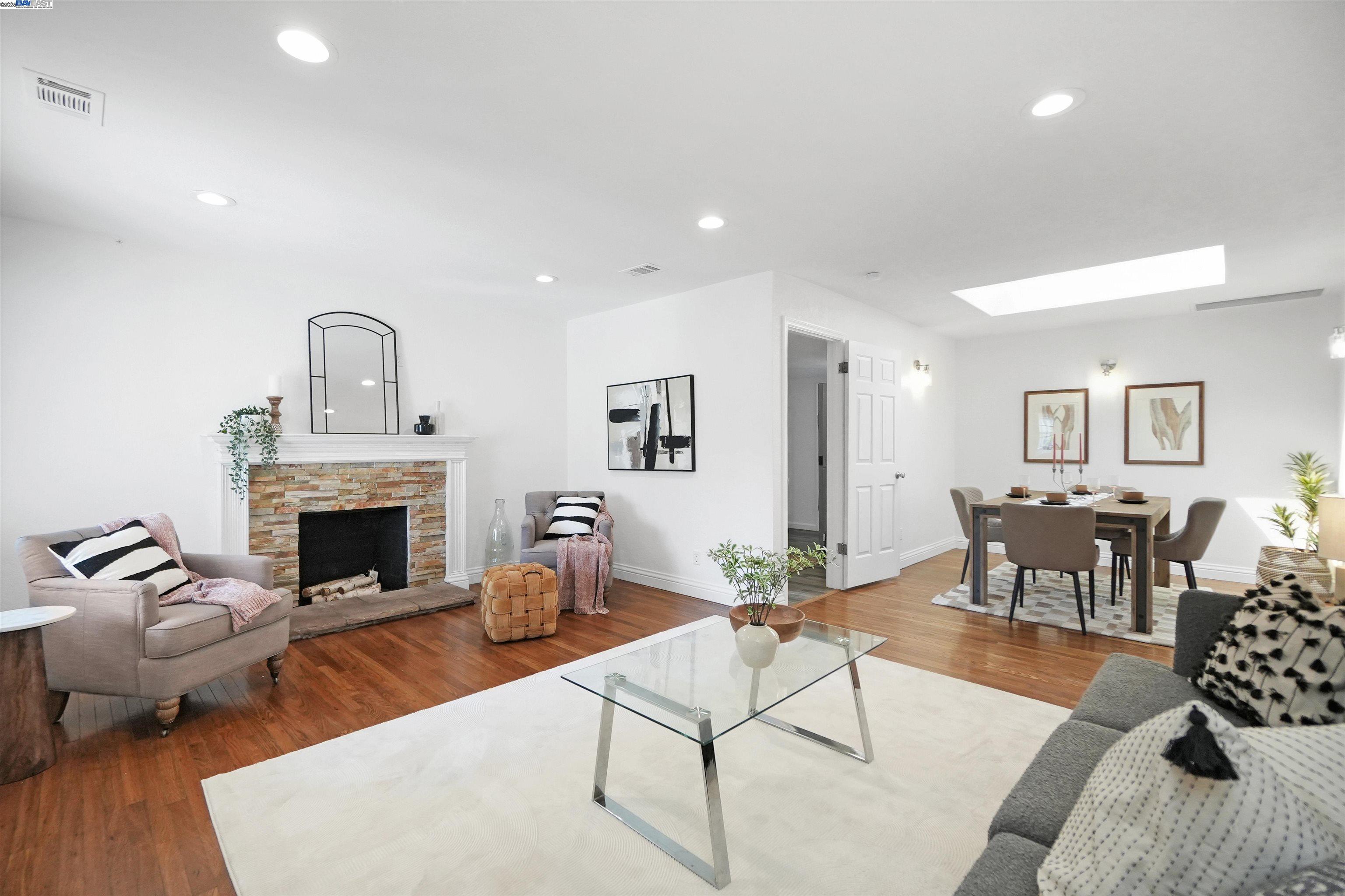 Detail Gallery Image 2 of 37 For 17303 via Andeta, San Lorenzo,  CA 94580 - 3 Beds | 2 Baths