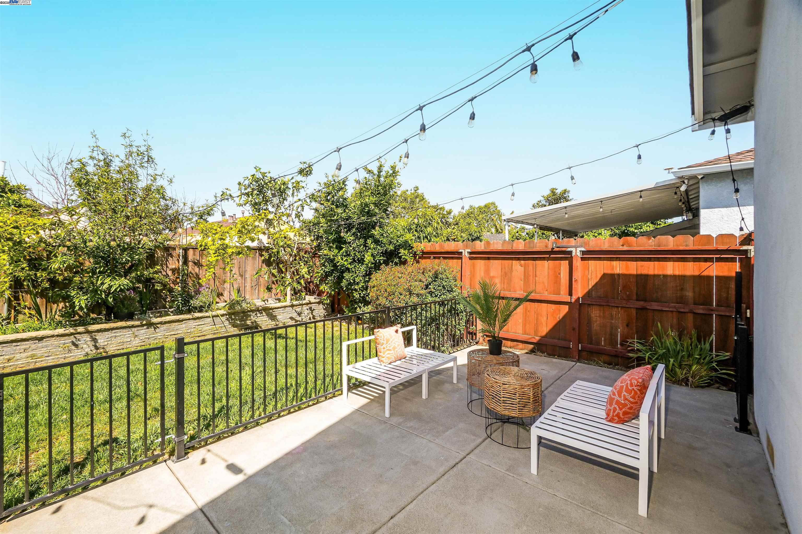 Detail Gallery Image 24 of 37 For 17303 via Andeta, San Lorenzo,  CA 94580 - 3 Beds | 2 Baths