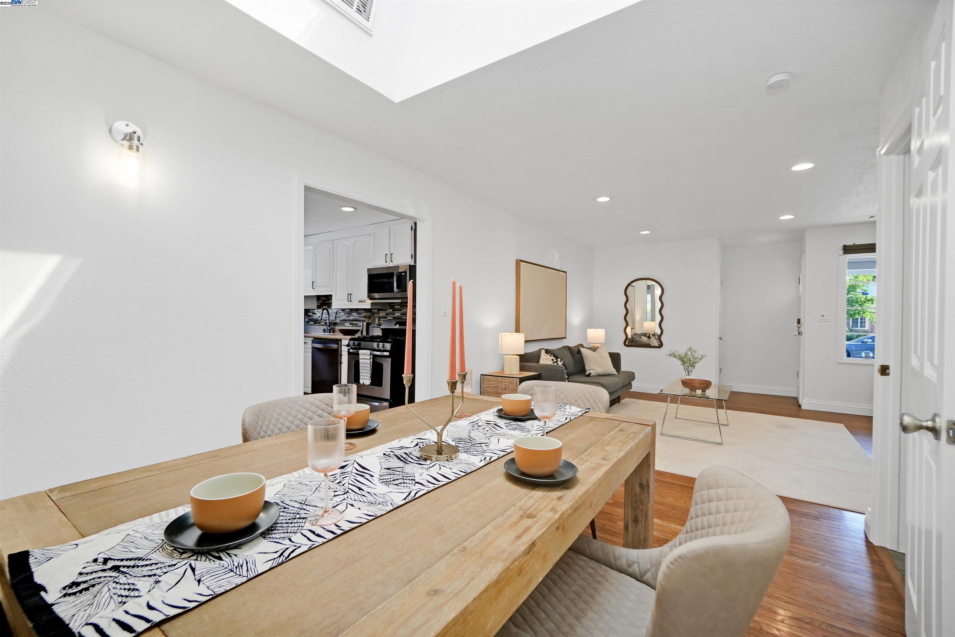 Detail Gallery Image 6 of 37 For 17303 via Andeta, San Lorenzo,  CA 94580 - 3 Beds | 2 Baths