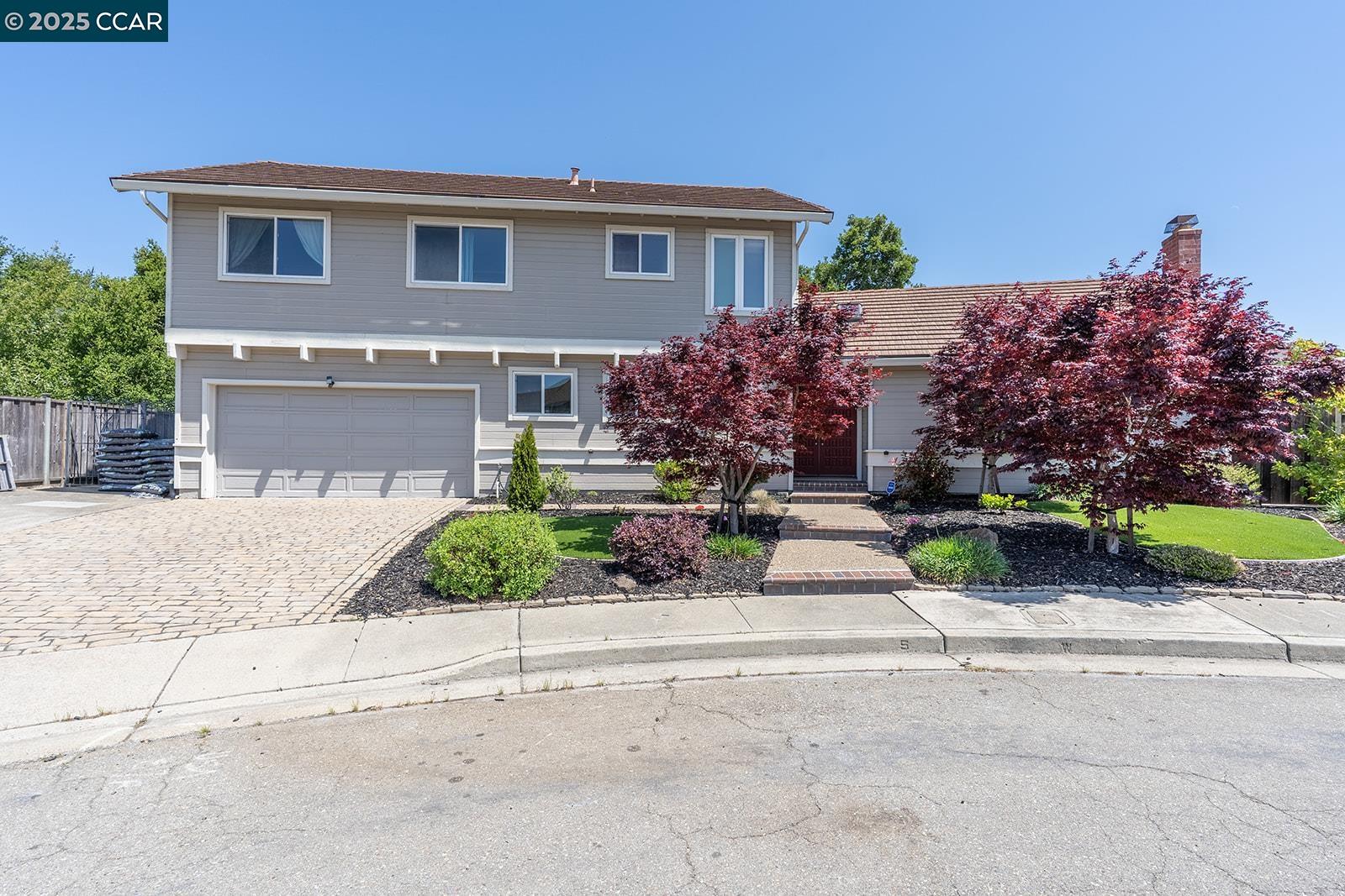Detail Gallery Image 1 of 1 For 6082 Slopeview Ct, Castro Valley,  CA 94552 - 4 Beds | 2/1 Baths