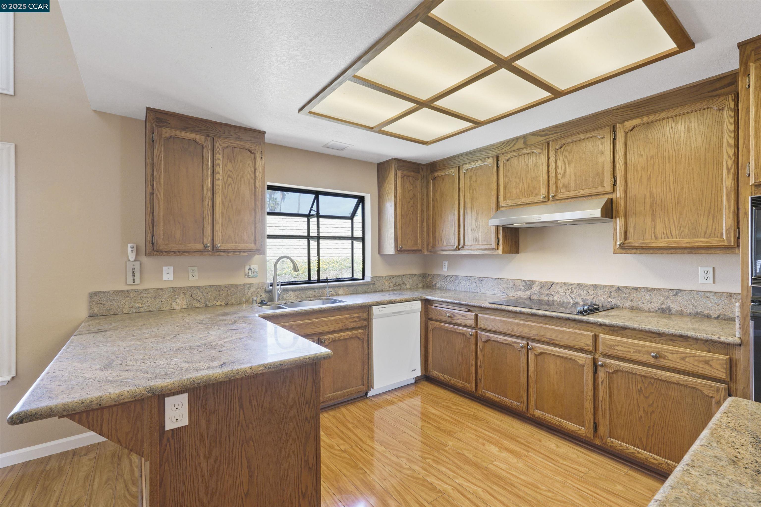 Detail Gallery Image 11 of 31 For 5535 Edgeview Dr, Discovery Bay,  CA 94505 - 4 Beds | 3 Baths