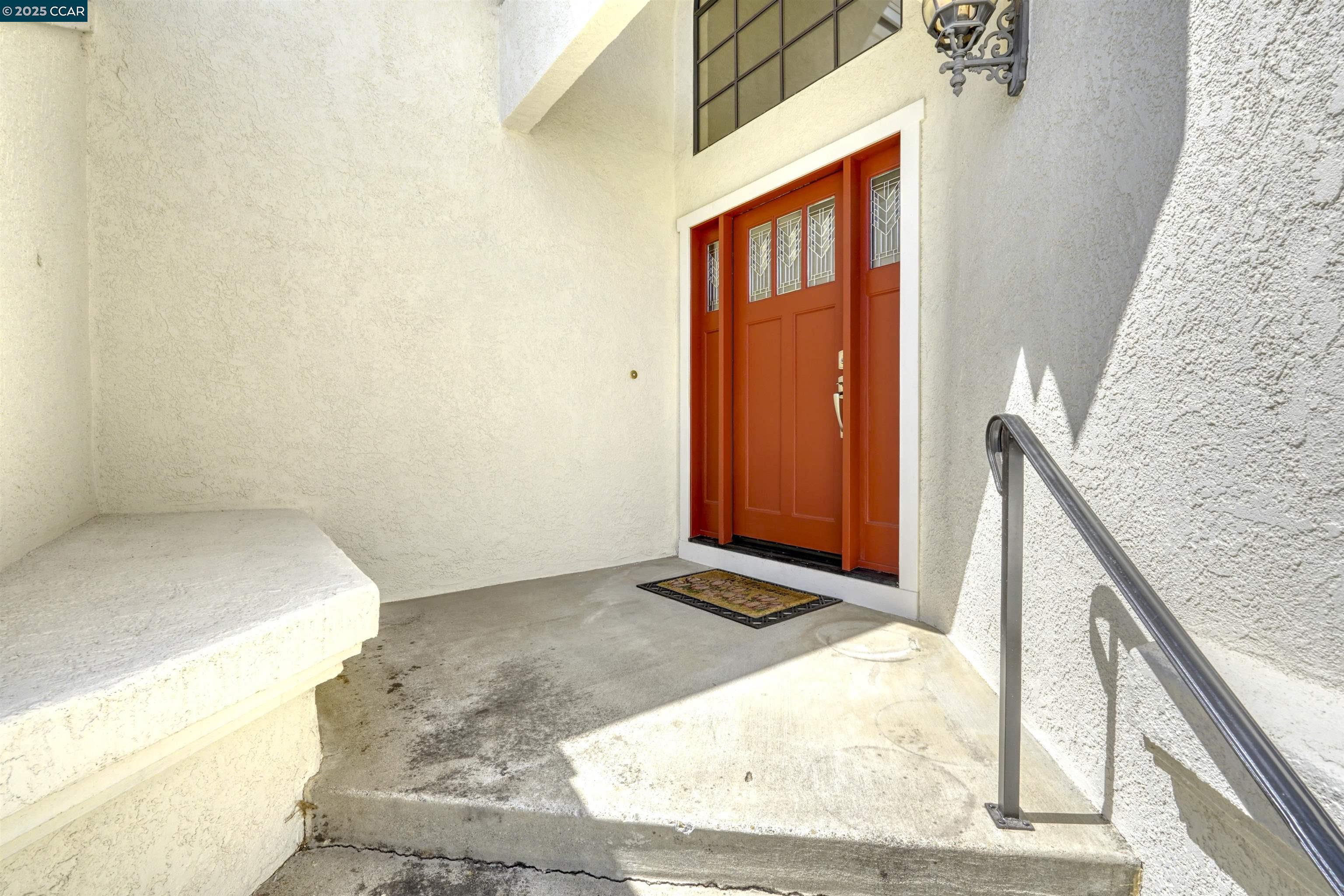 Detail Gallery Image 3 of 31 For 5535 Edgeview Dr, Discovery Bay,  CA 94505 - 4 Beds | 3 Baths