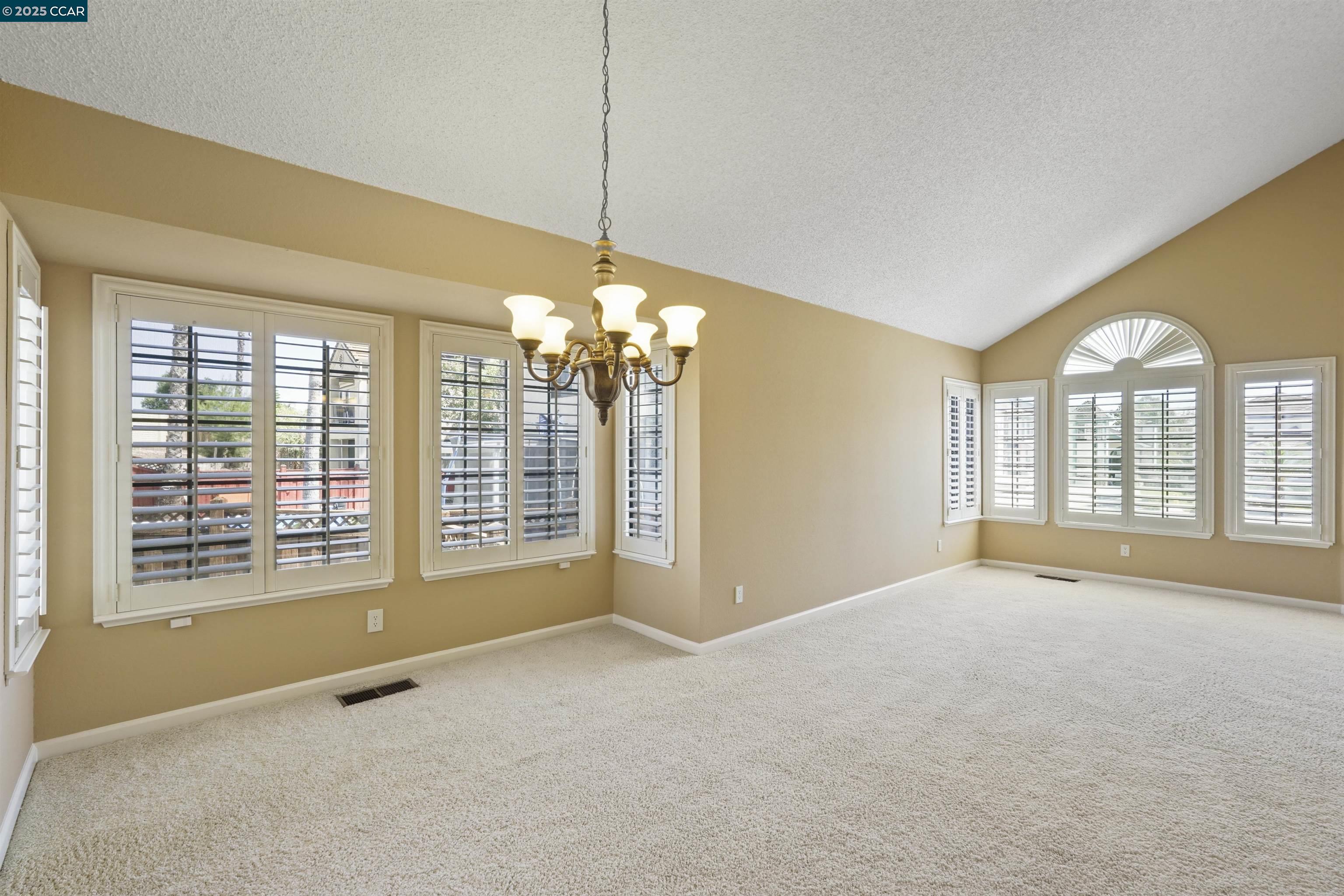 Detail Gallery Image 6 of 31 For 5535 Edgeview Dr, Discovery Bay,  CA 94505 - 4 Beds | 3 Baths
