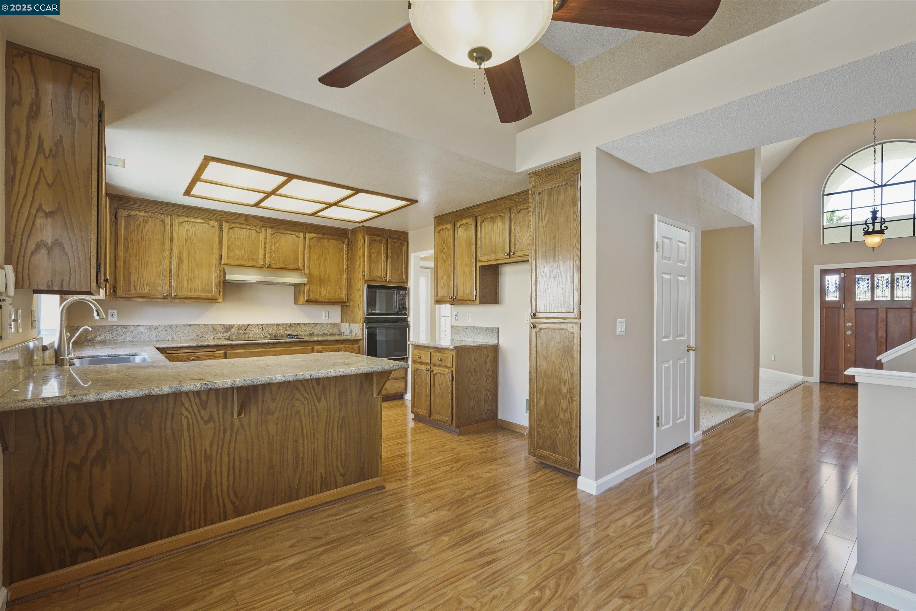 Detail Gallery Image 10 of 31 For 5535 Edgeview Dr, Discovery Bay,  CA 94505 - 4 Beds | 3 Baths
