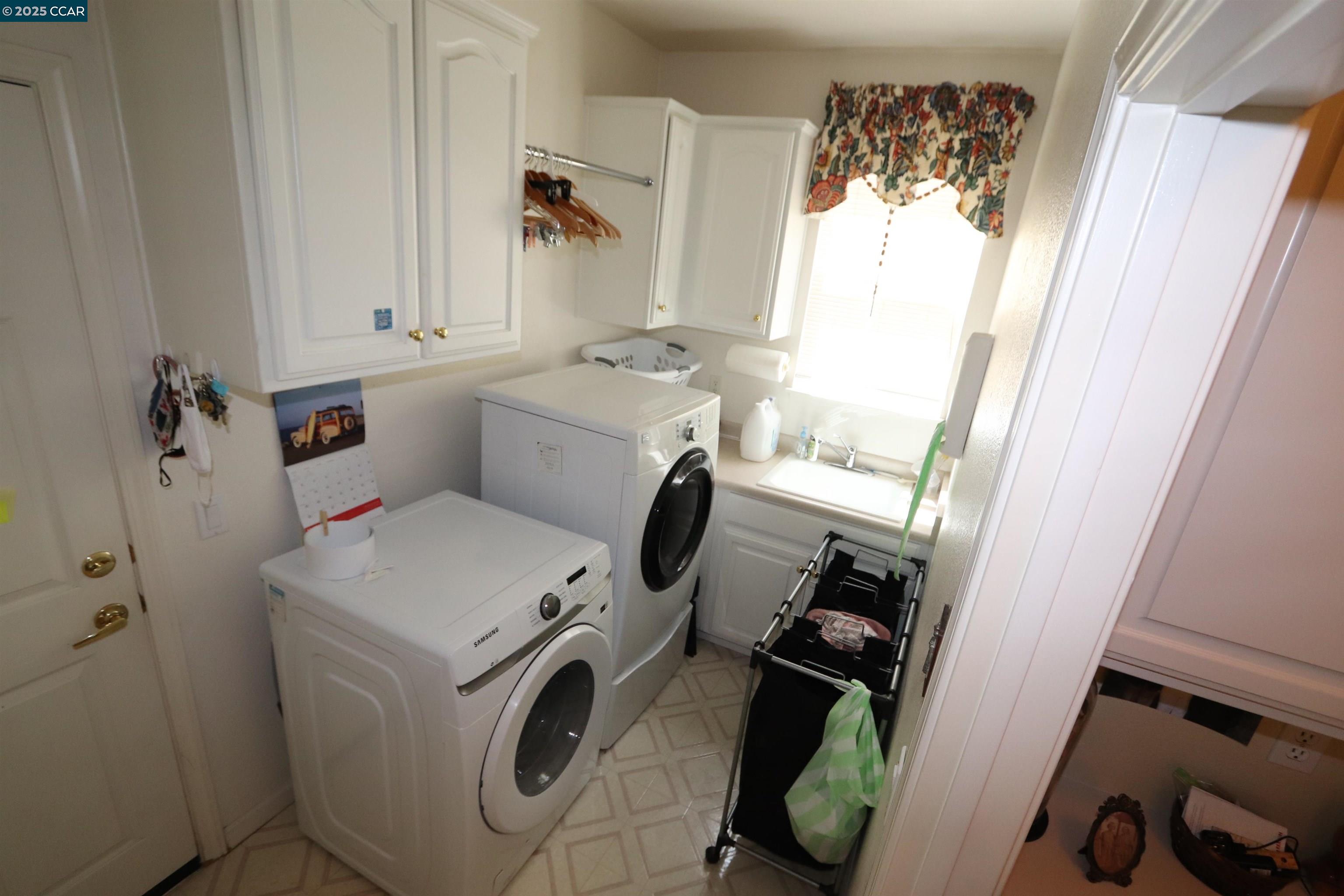 Detail Gallery Image 13 of 25 For 290 Black Amber Way, Brentwood,  CA 94513 - 2 Beds | 2 Baths