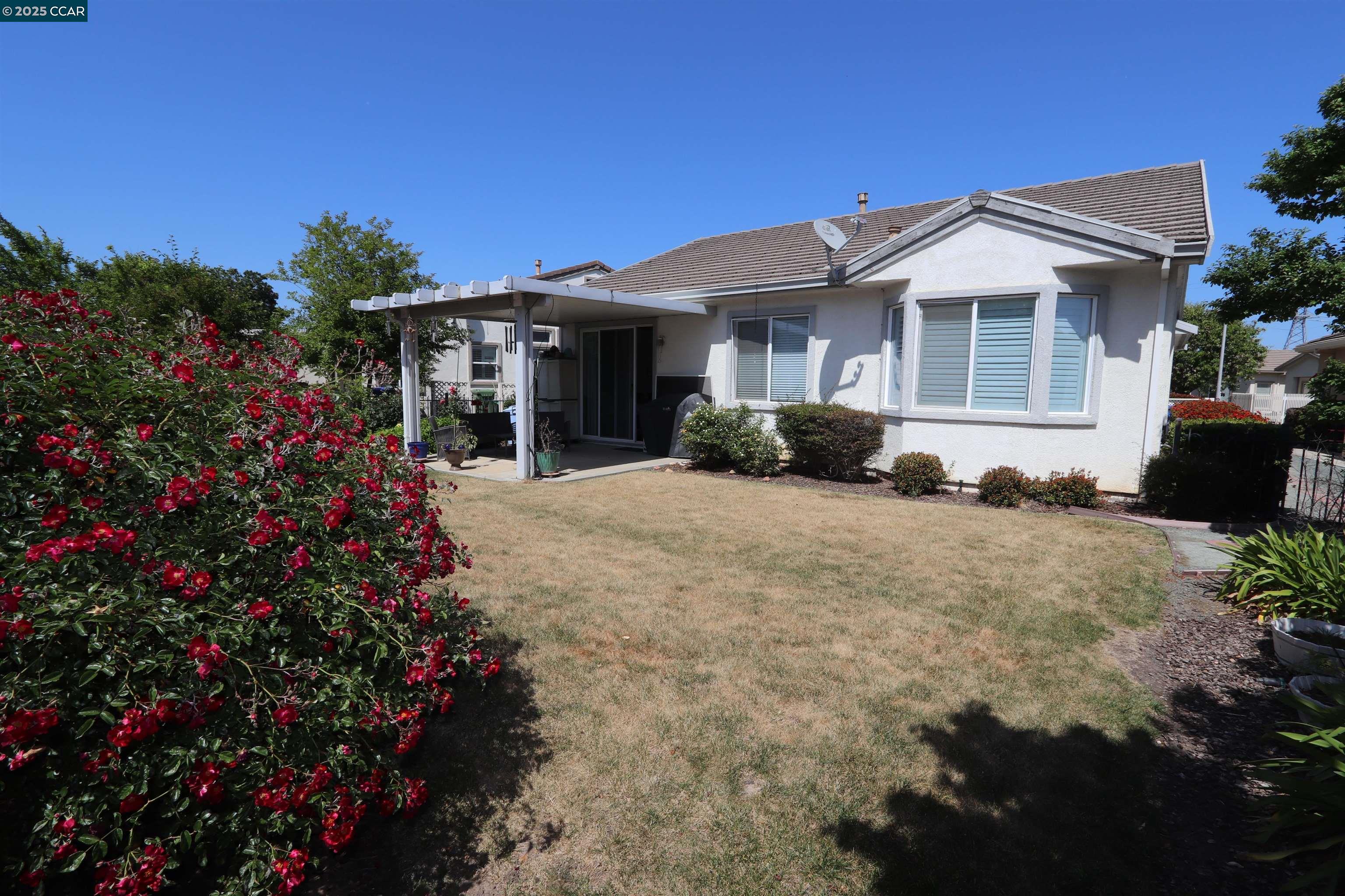 Detail Gallery Image 15 of 25 For 290 Black Amber Way, Brentwood,  CA 94513 - 2 Beds | 2 Baths