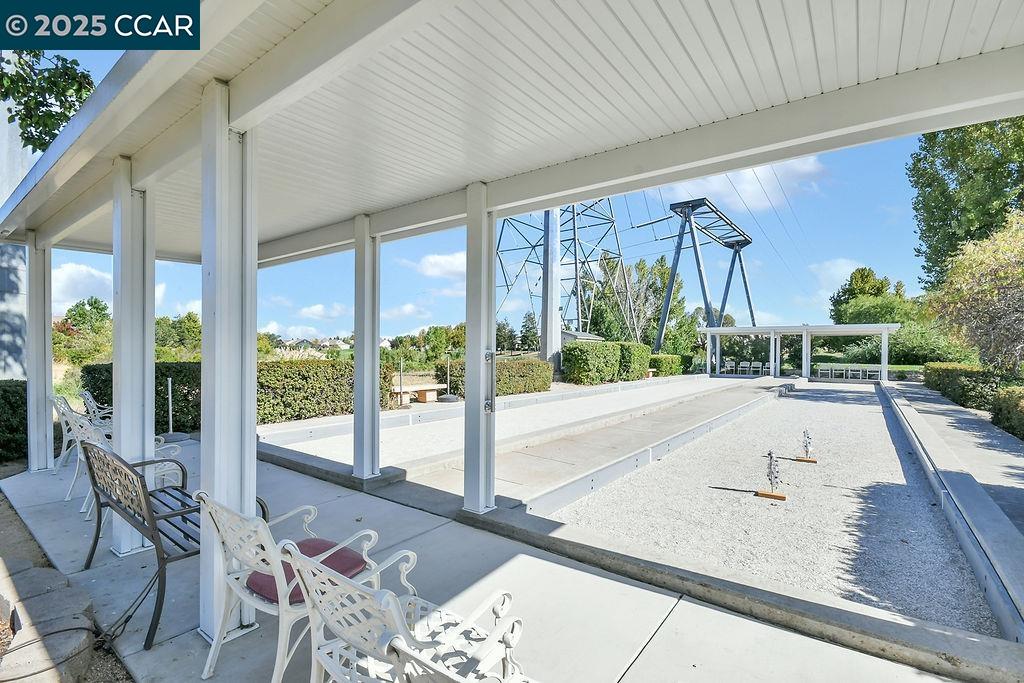 Detail Gallery Image 16 of 25 For 290 Black Amber Way, Brentwood,  CA 94513 - 2 Beds | 2 Baths