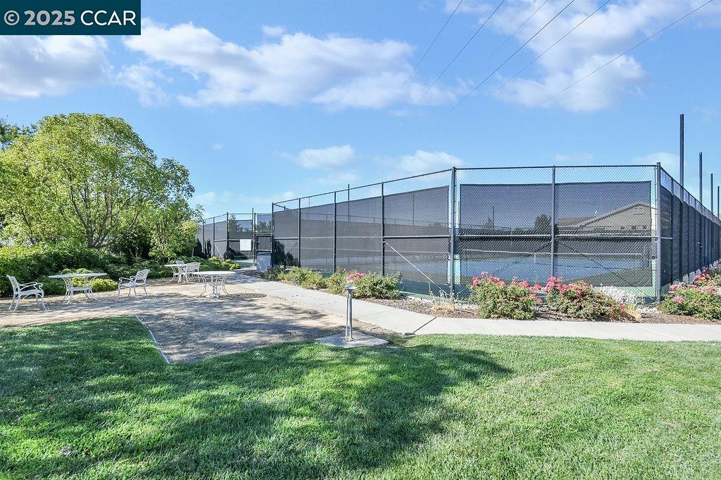 Detail Gallery Image 17 of 25 For 290 Black Amber Way, Brentwood,  CA 94513 - 2 Beds | 2 Baths