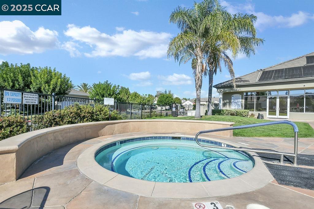 Detail Gallery Image 24 of 25 For 290 Black Amber Way, Brentwood,  CA 94513 - 2 Beds | 2 Baths