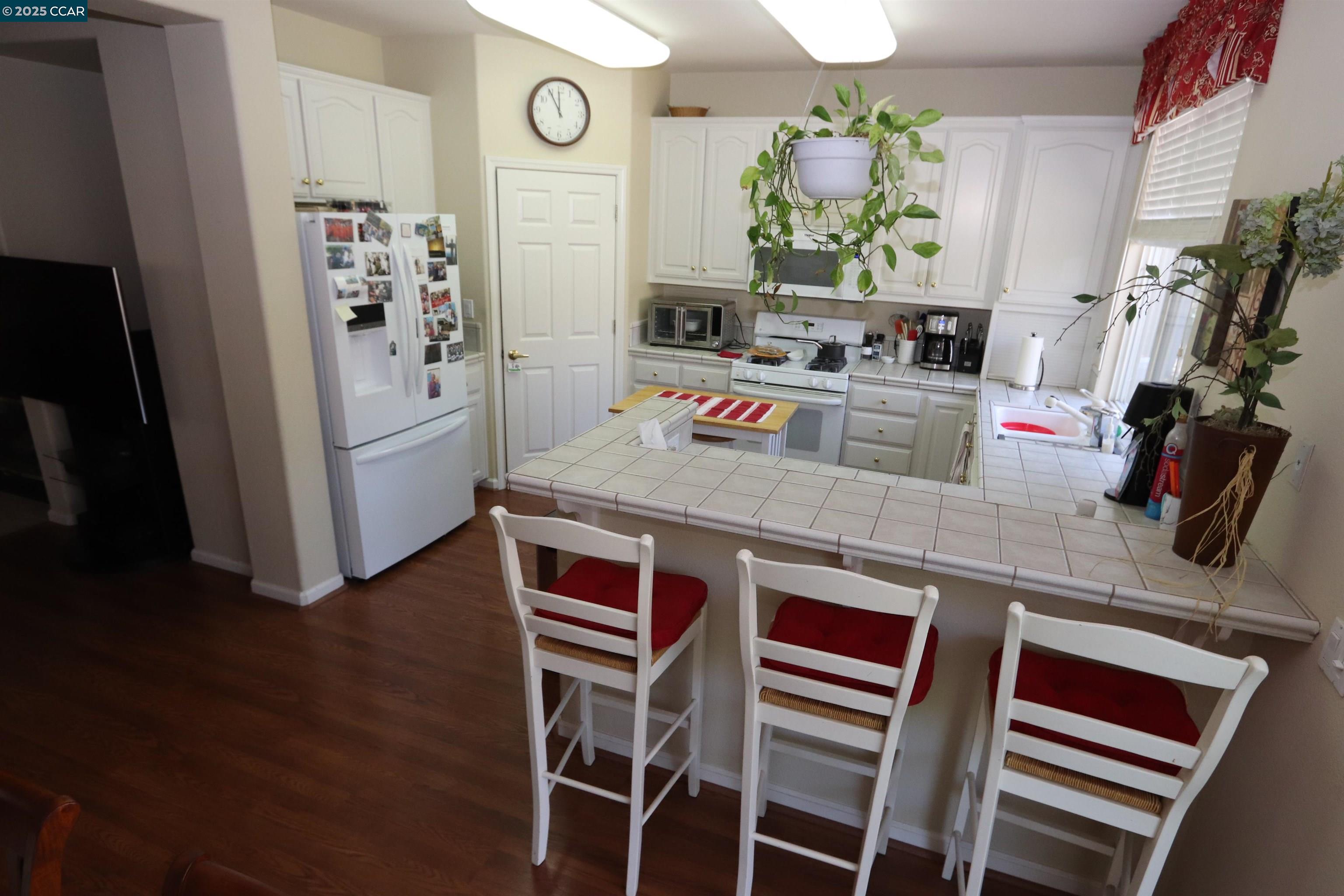 Detail Gallery Image 5 of 25 For 290 Black Amber Way, Brentwood,  CA 94513 - 2 Beds | 2 Baths
