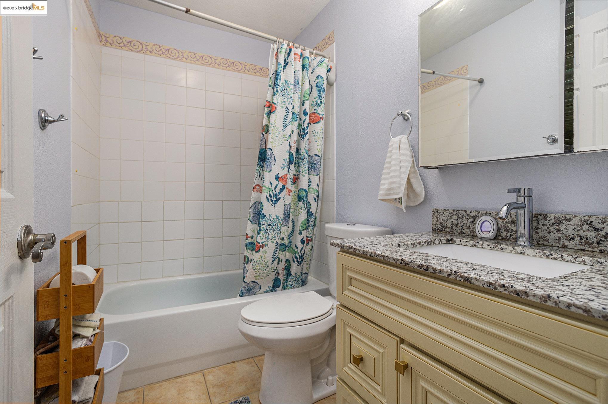 Detail Gallery Image 16 of 28 For 1183 Lakeview Cir, Pittsburg,  CA 94565 - 3 Beds | 2 Baths