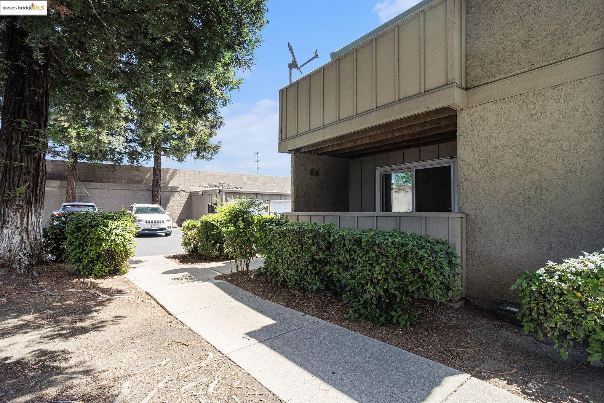 Detail Gallery Image 19 of 28 For 1183 Lakeview Cir, Pittsburg,  CA 94565 - 3 Beds | 2 Baths