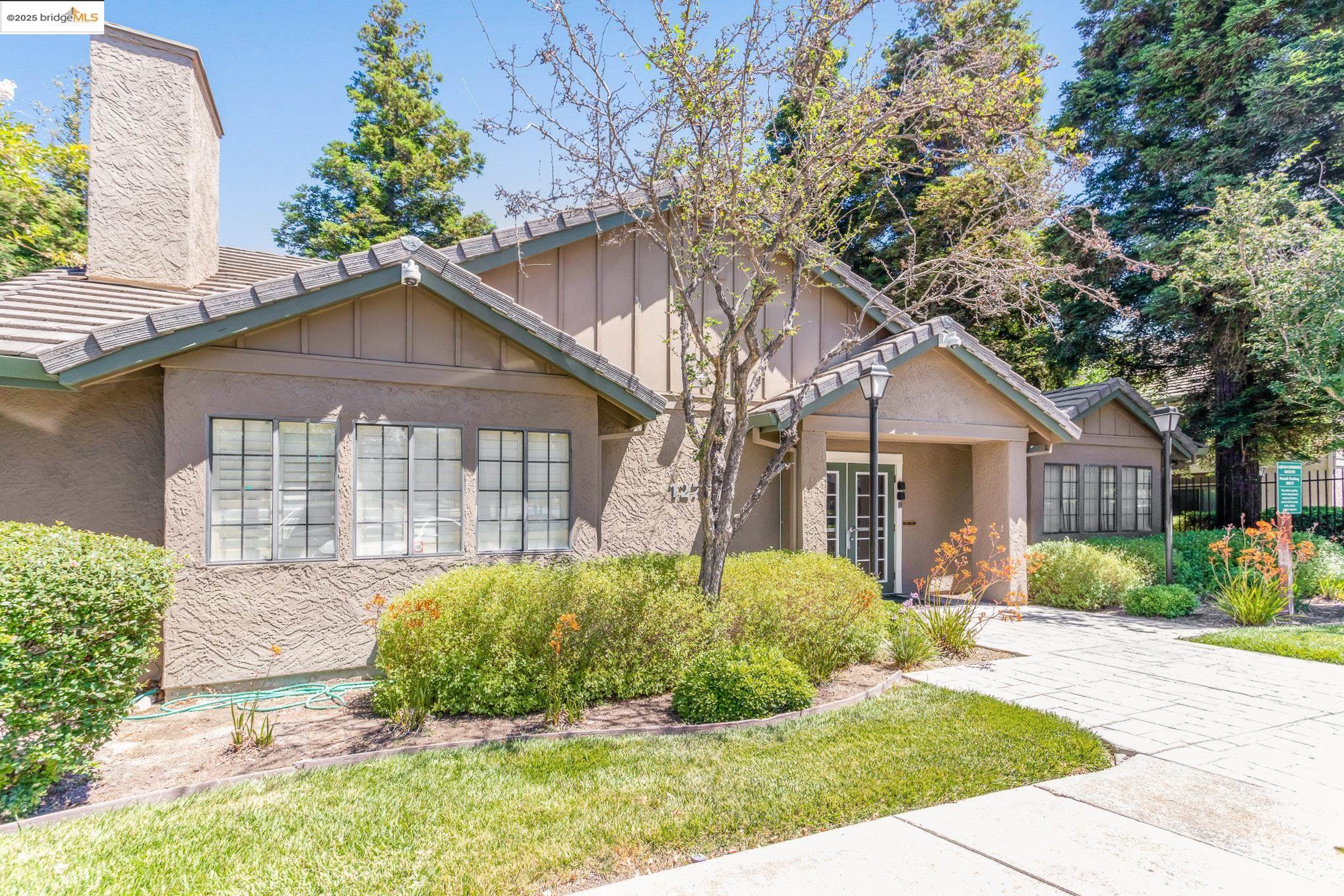 Detail Gallery Image 24 of 28 For 1183 Lakeview Cir, Pittsburg,  CA 94565 - 3 Beds | 2 Baths