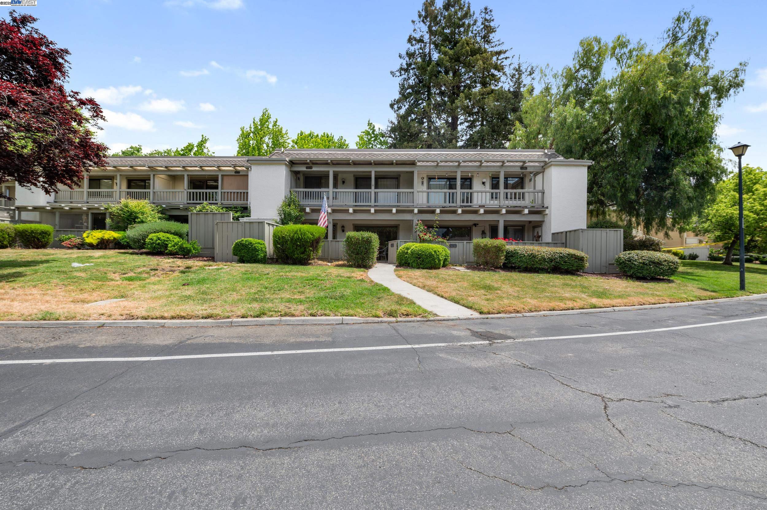 Detail Gallery Image 1 of 49 For 5280 Cribari Cor, San Jose,  CA 95135 - 2 Beds | 2 Baths