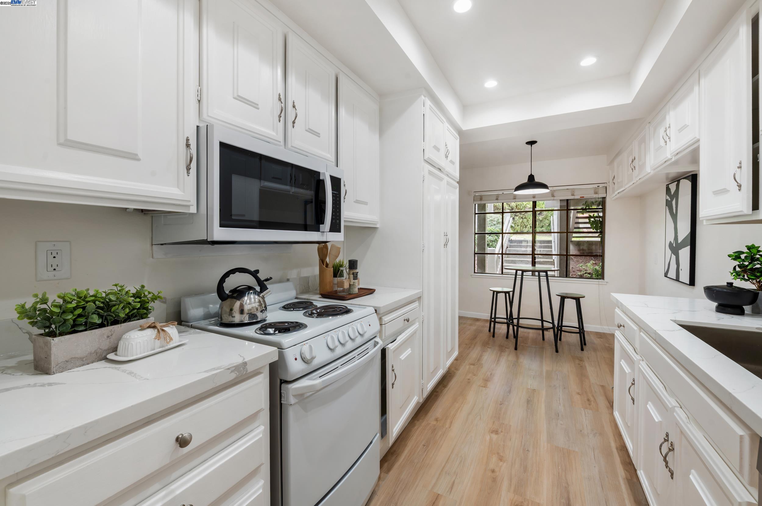 Detail Gallery Image 11 of 49 For 5280 Cribari Cor, San Jose,  CA 95135 - 2 Beds | 2 Baths