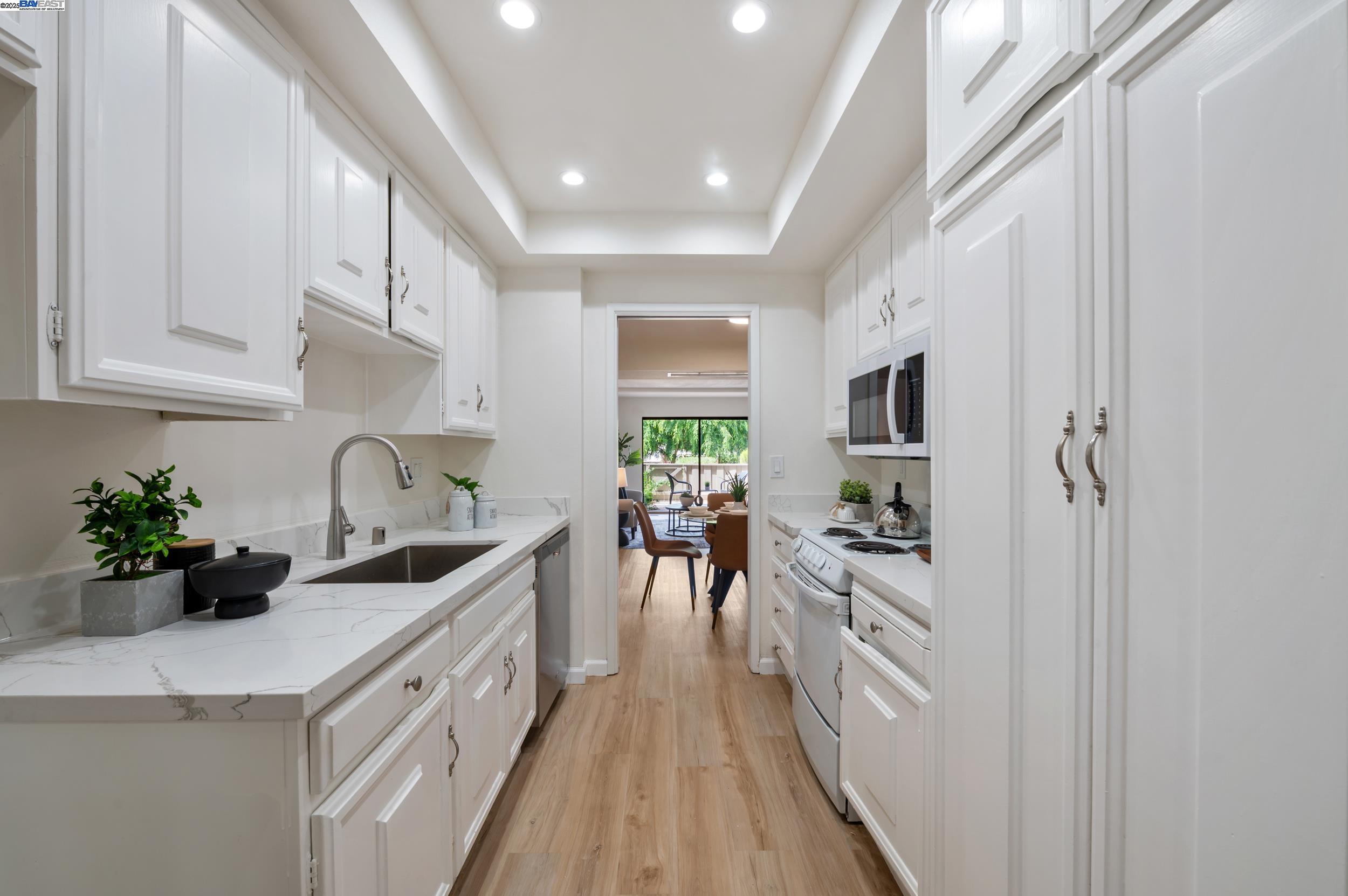 Detail Gallery Image 9 of 49 For 5280 Cribari Cor, San Jose,  CA 95135 - 2 Beds | 2 Baths