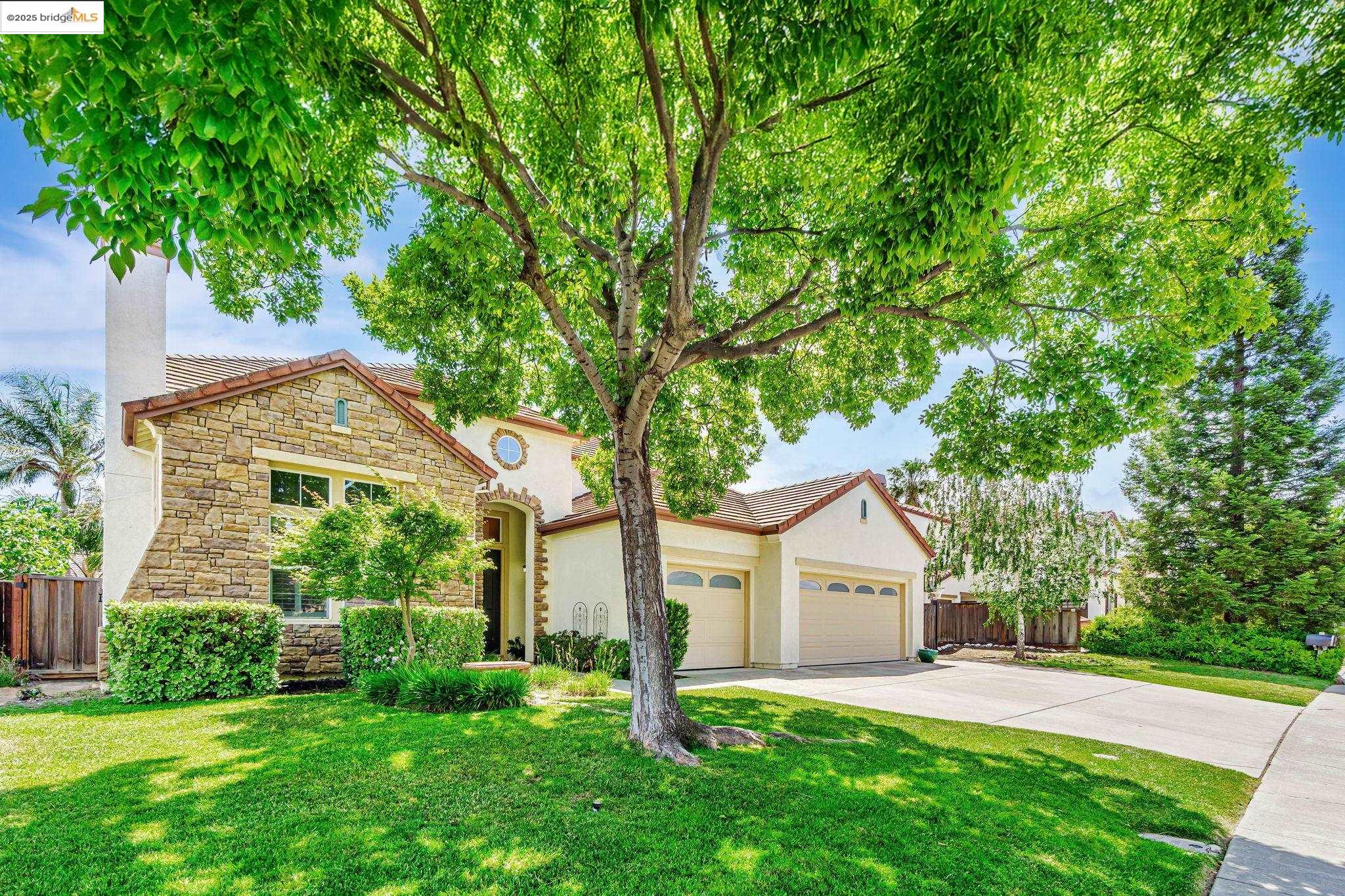 Detail Gallery Image 1 of 55 For 2480 Stanford Way, Antioch,  CA 94531 - 5 Beds | 3/1 Baths