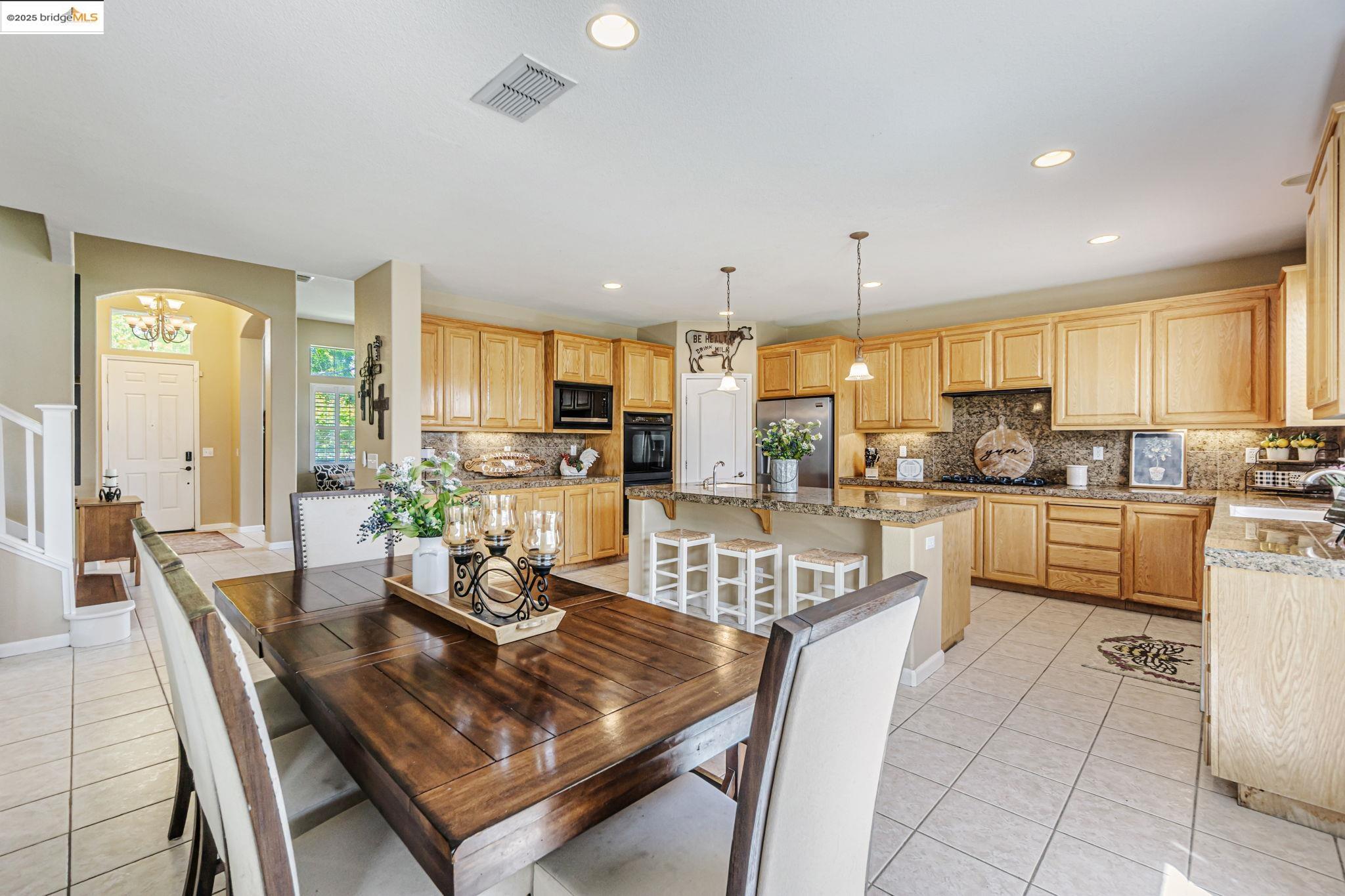 Detail Gallery Image 20 of 55 For 2480 Stanford Way, Antioch,  CA 94531 - 5 Beds | 3/1 Baths