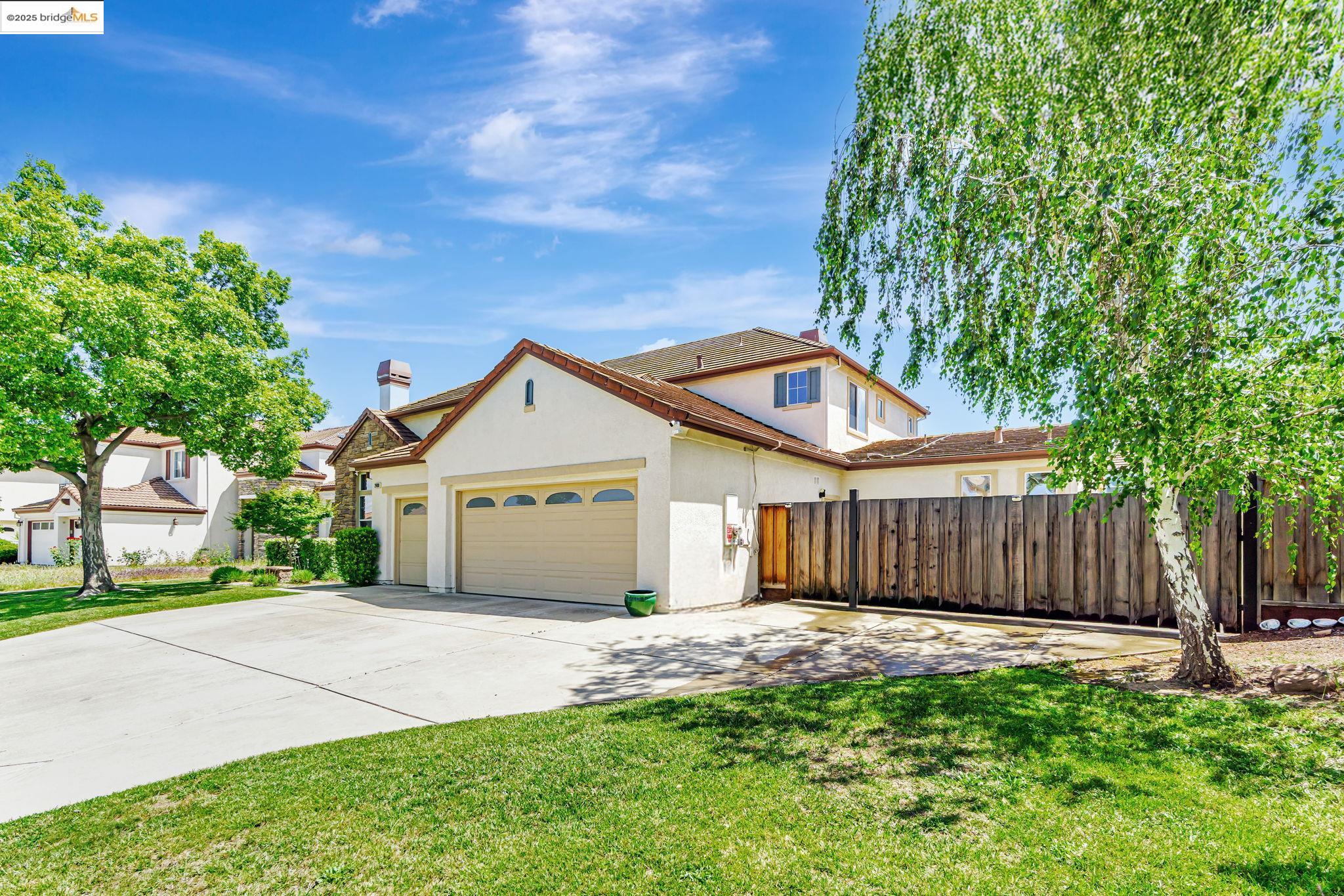 Detail Gallery Image 3 of 55 For 2480 Stanford Way, Antioch,  CA 94531 - 5 Beds | 3/1 Baths