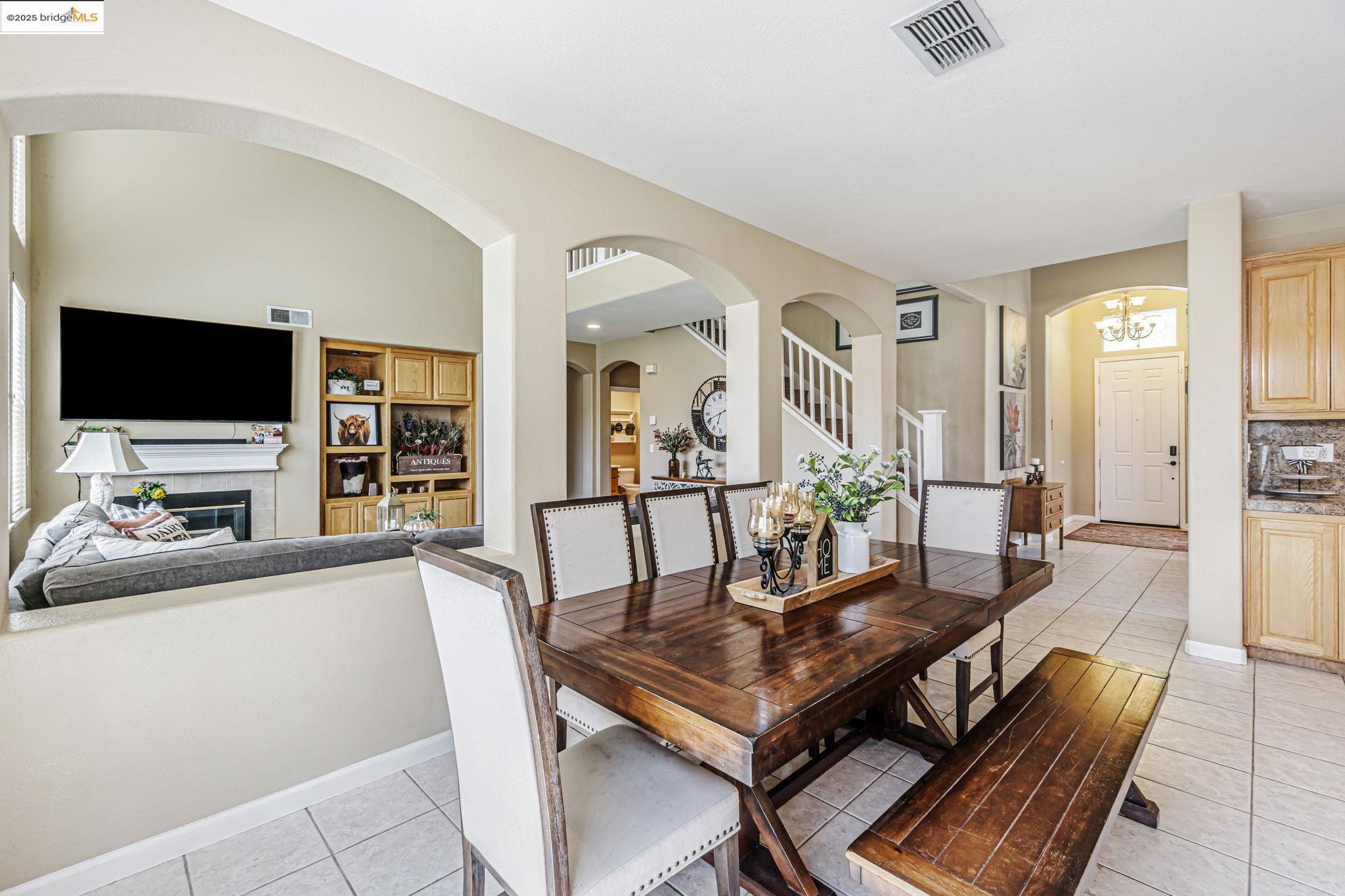 Detail Gallery Image 21 of 55 For 2480 Stanford Way, Antioch,  CA 94531 - 5 Beds | 3/1 Baths