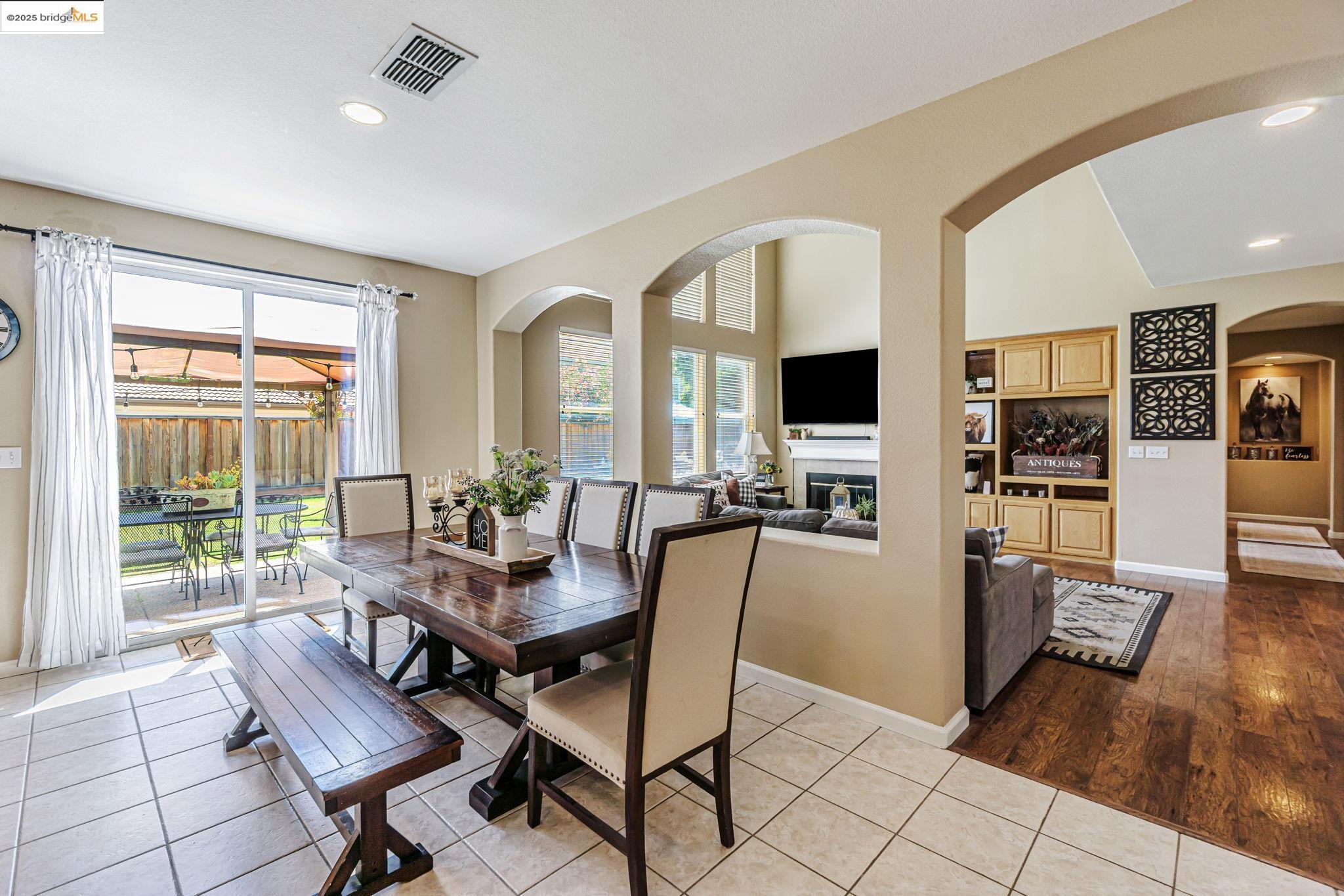 Detail Gallery Image 22 of 55 For 2480 Stanford Way, Antioch,  CA 94531 - 5 Beds | 3/1 Baths