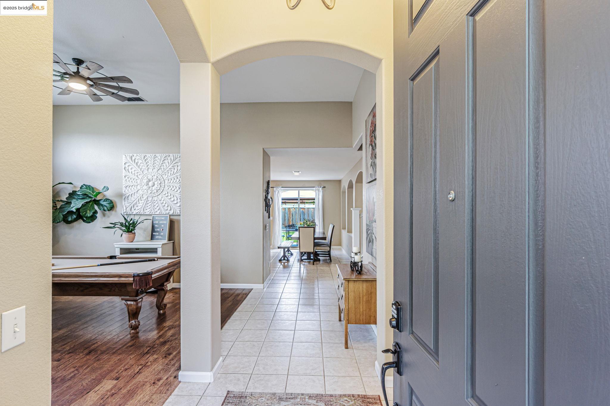 Detail Gallery Image 6 of 55 For 2480 Stanford Way, Antioch,  CA 94531 - 5 Beds | 3/1 Baths