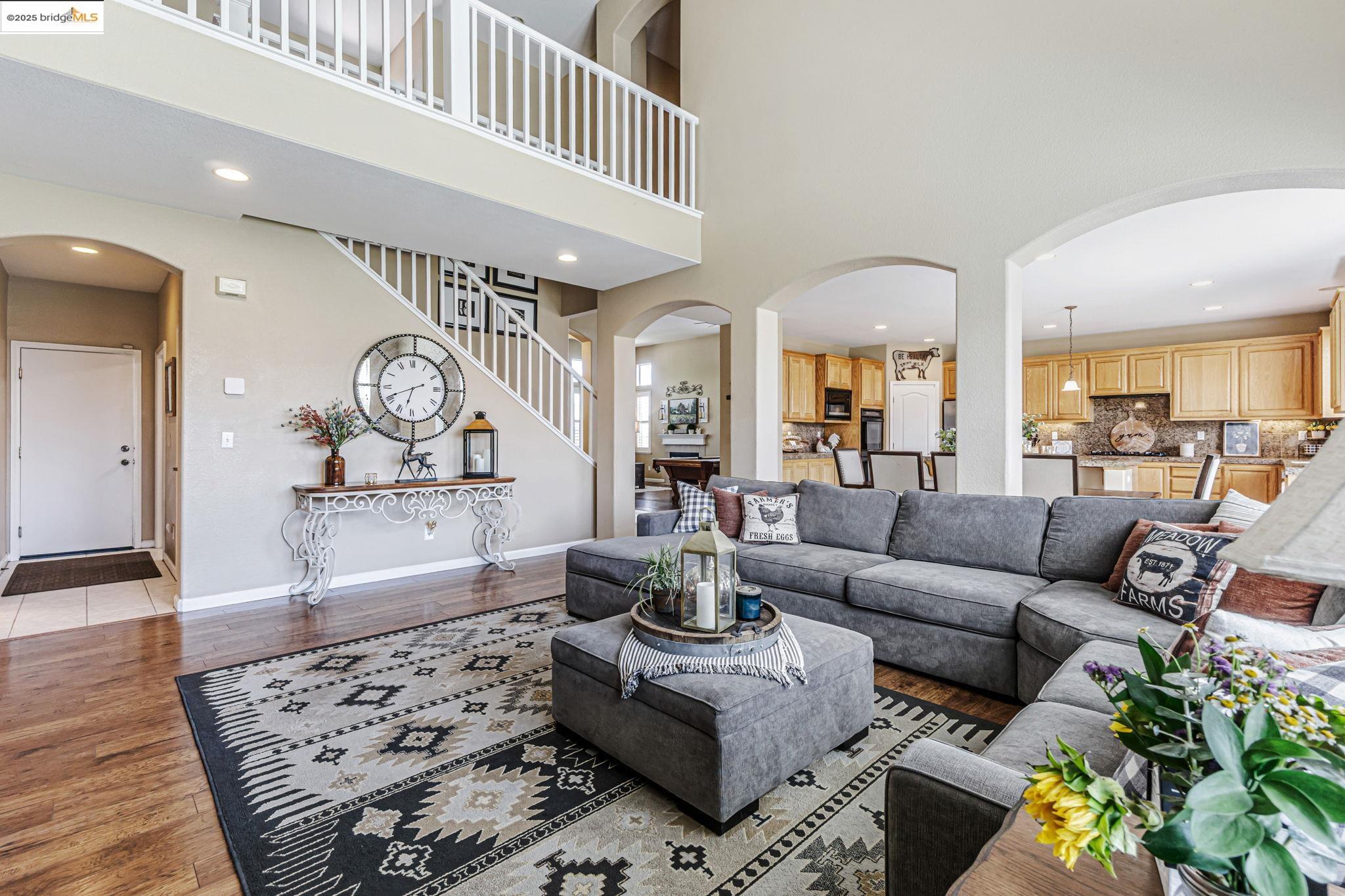 Detail Gallery Image 9 of 55 For 2480 Stanford Way, Antioch,  CA 94531 - 5 Beds | 3/1 Baths