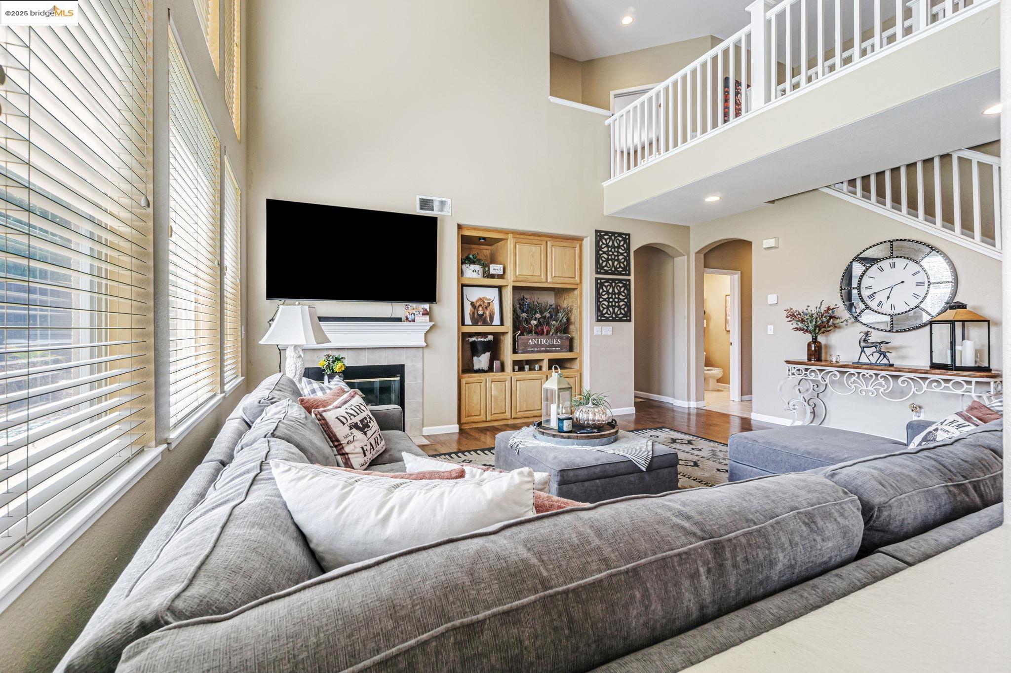 Detail Gallery Image 10 of 55 For 2480 Stanford Way, Antioch,  CA 94531 - 5 Beds | 3/1 Baths