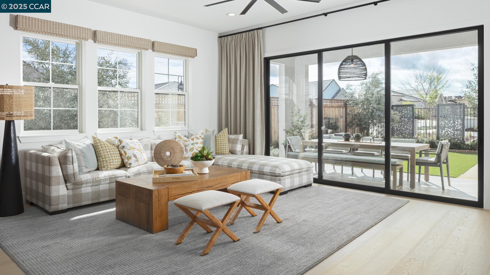 Detail Gallery Image 3 of 31 For 2892 Lakeshore Avenue, Tracy,  CA 95377 - 3 Beds | 2 Baths