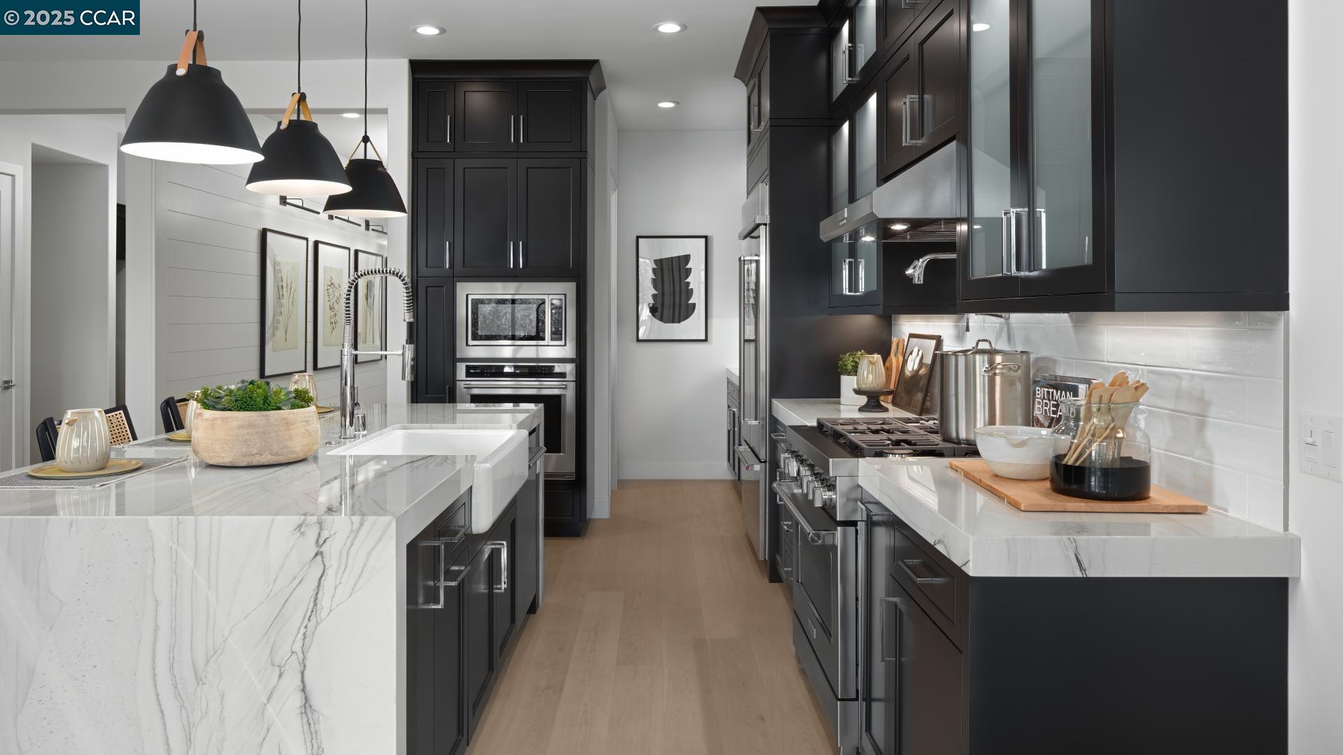 Detail Gallery Image 4 of 31 For 2892 Lakeshore Avenue, Tracy,  CA 95377 - 3 Beds | 2 Baths