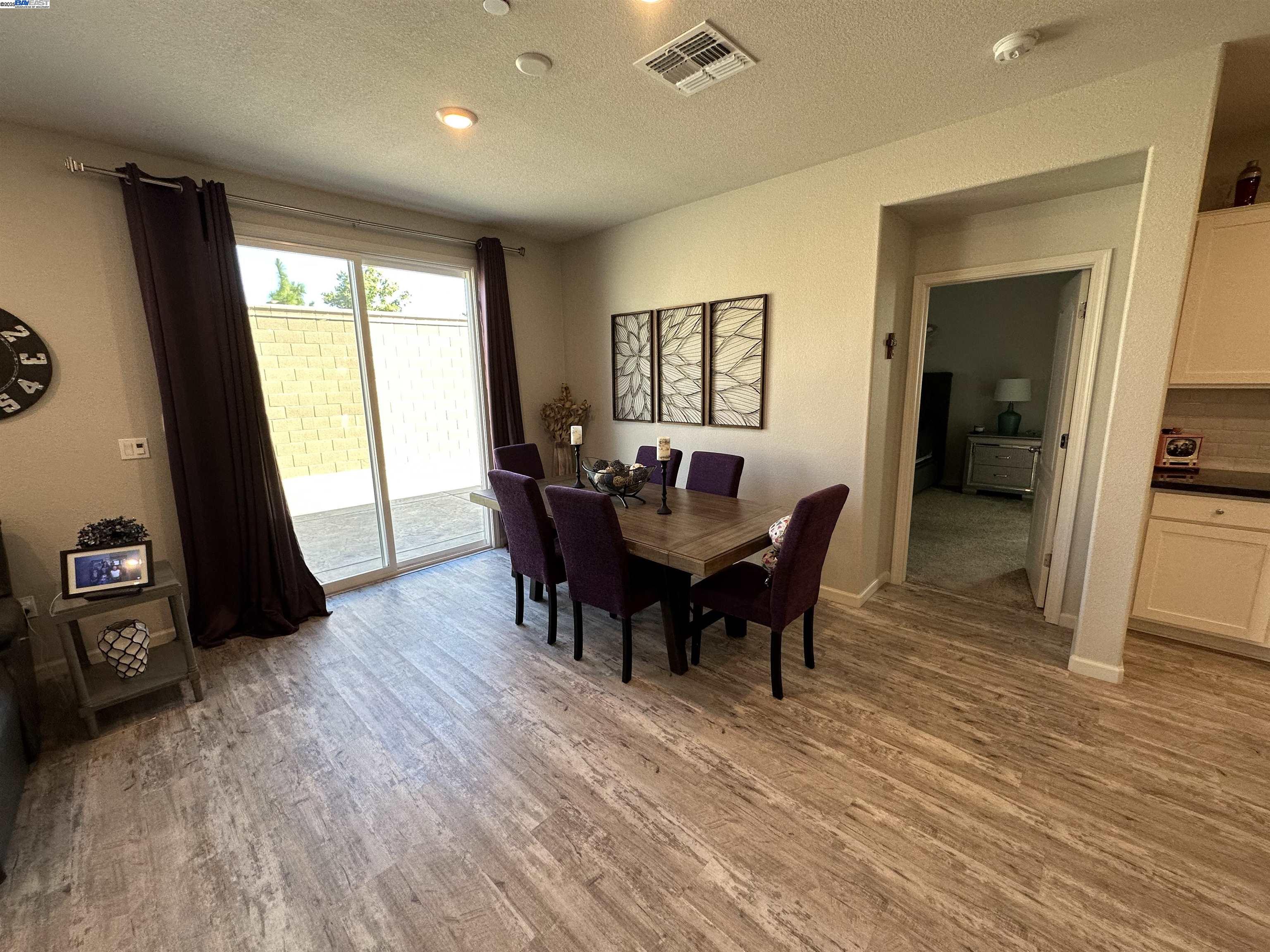 Detail Gallery Image 10 of 26 For 1340 Dorrington Ln, Manteca,  CA 95337 - 3 Beds | 2 Baths