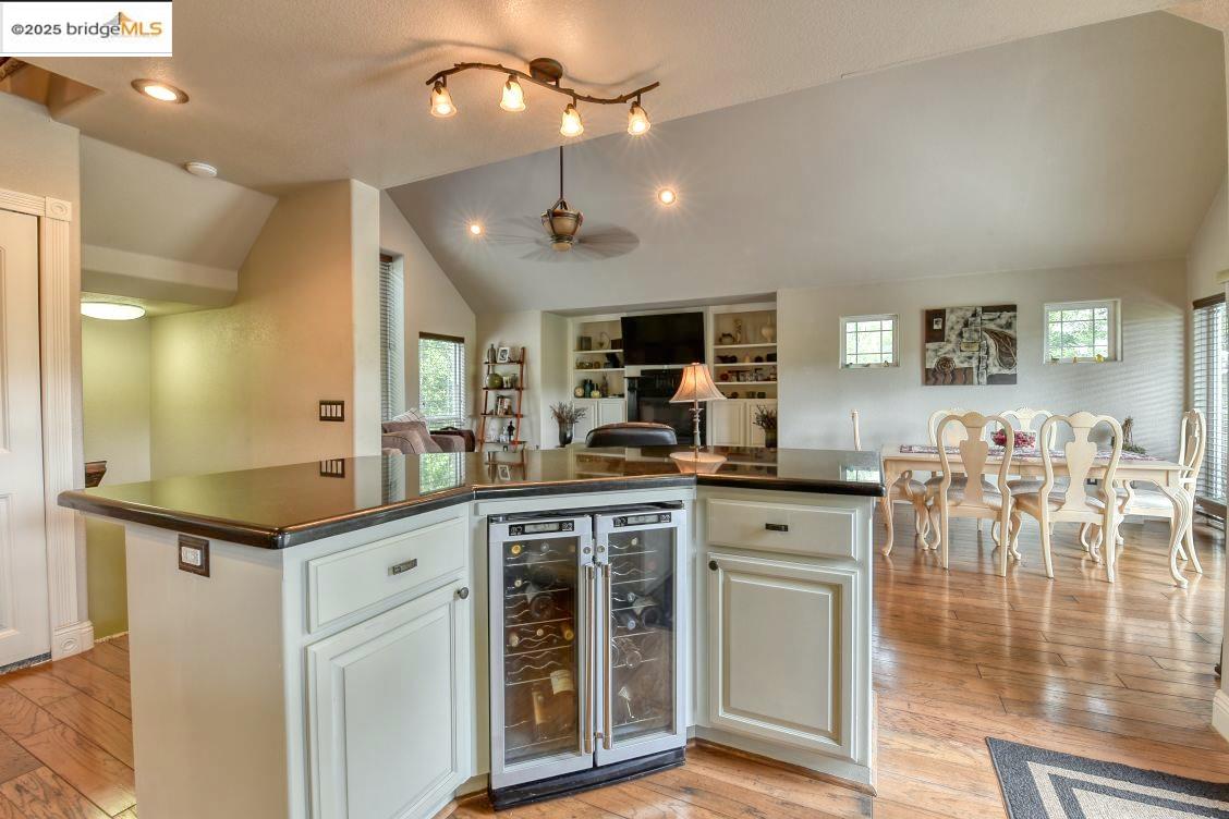 Detail Gallery Image 9 of 37 For 20239 Pleasantview, Groveland,  CA 95321-9367 - 3 Beds | 3 Baths