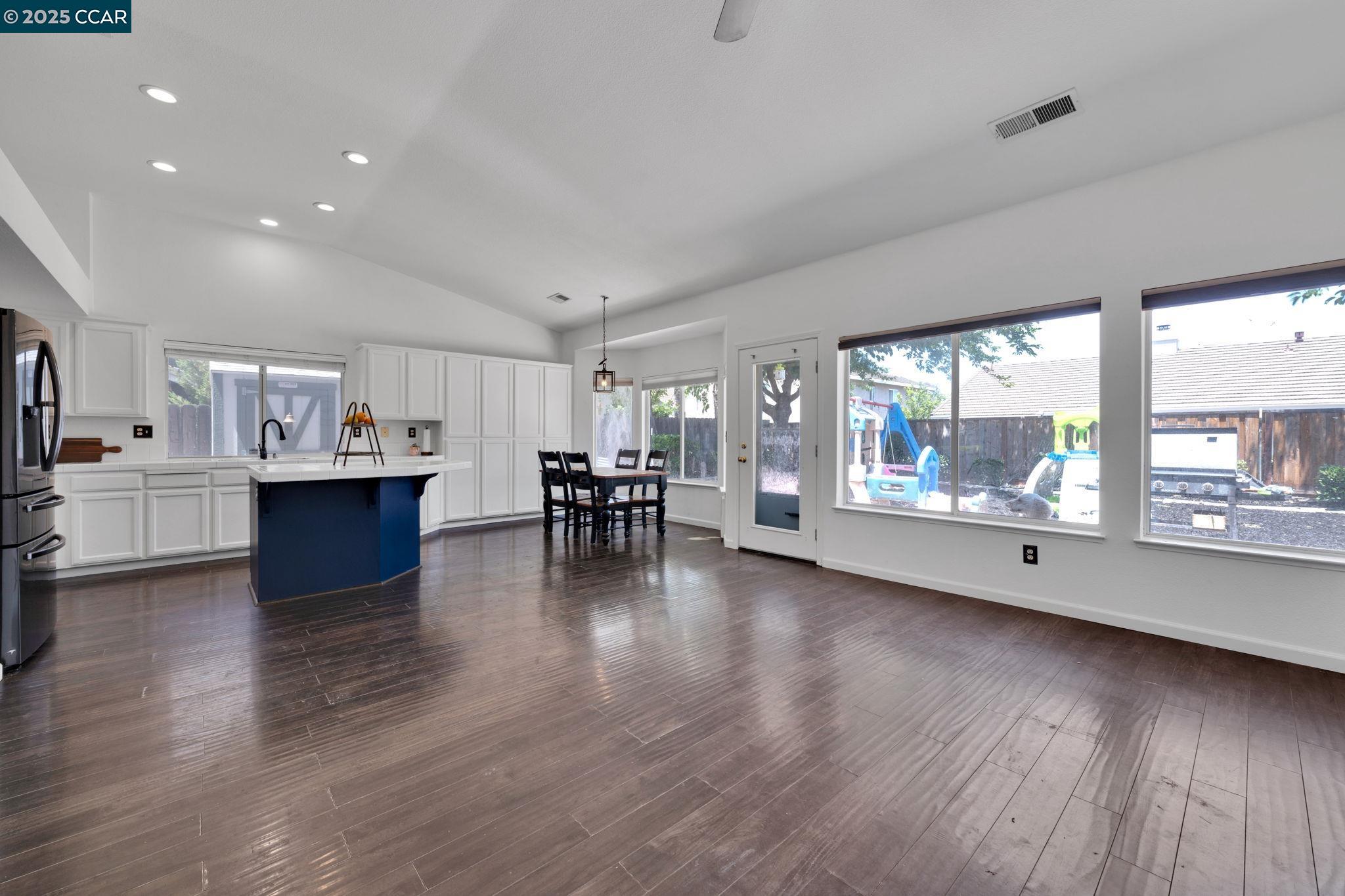 Detail Gallery Image 17 of 56 For 703 Darby Ct, Tracy,  CA 95377 - 3 Beds | 2 Baths