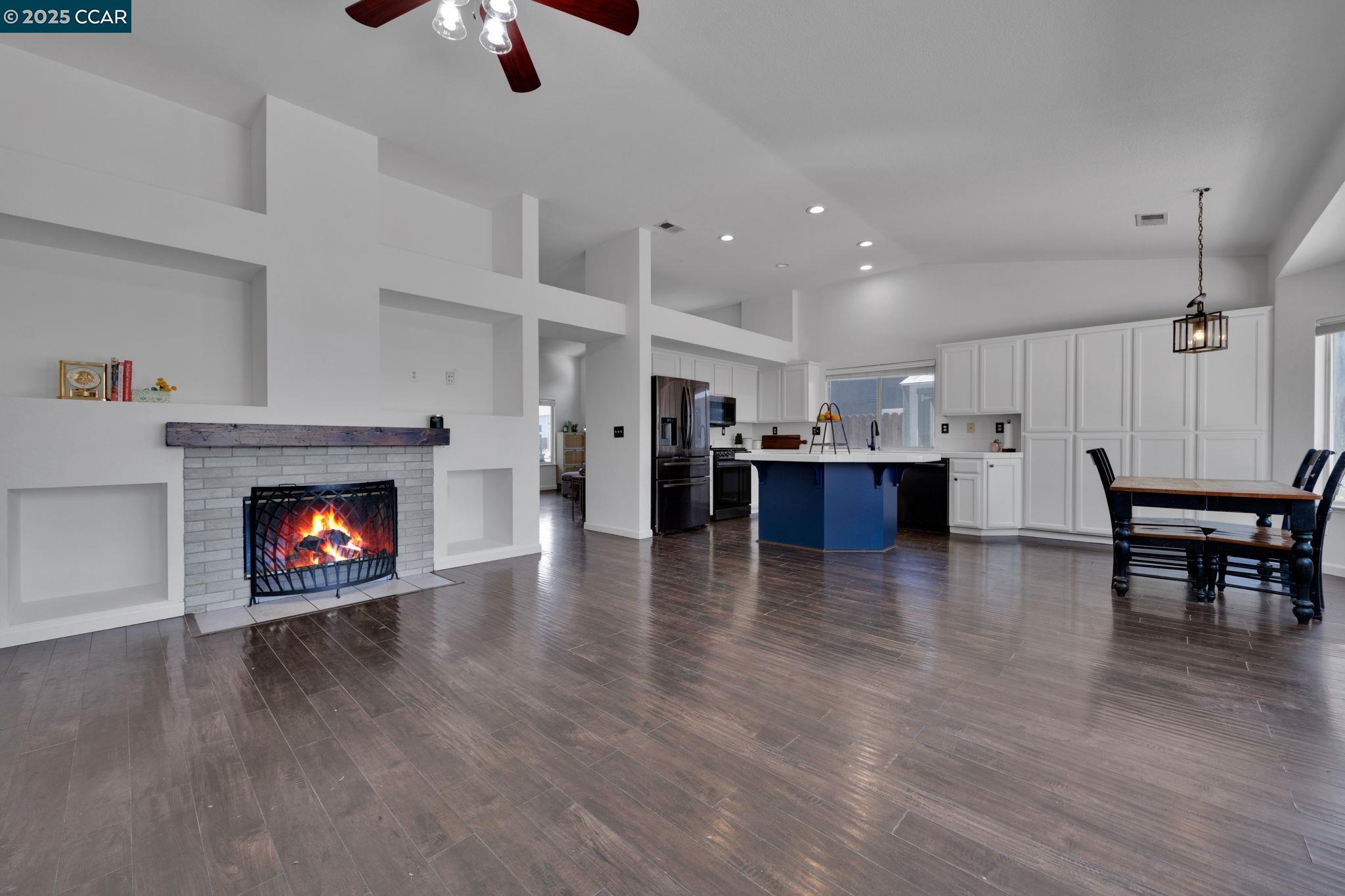 Detail Gallery Image 19 of 56 For 703 Darby Ct, Tracy,  CA 95377 - 3 Beds | 2 Baths