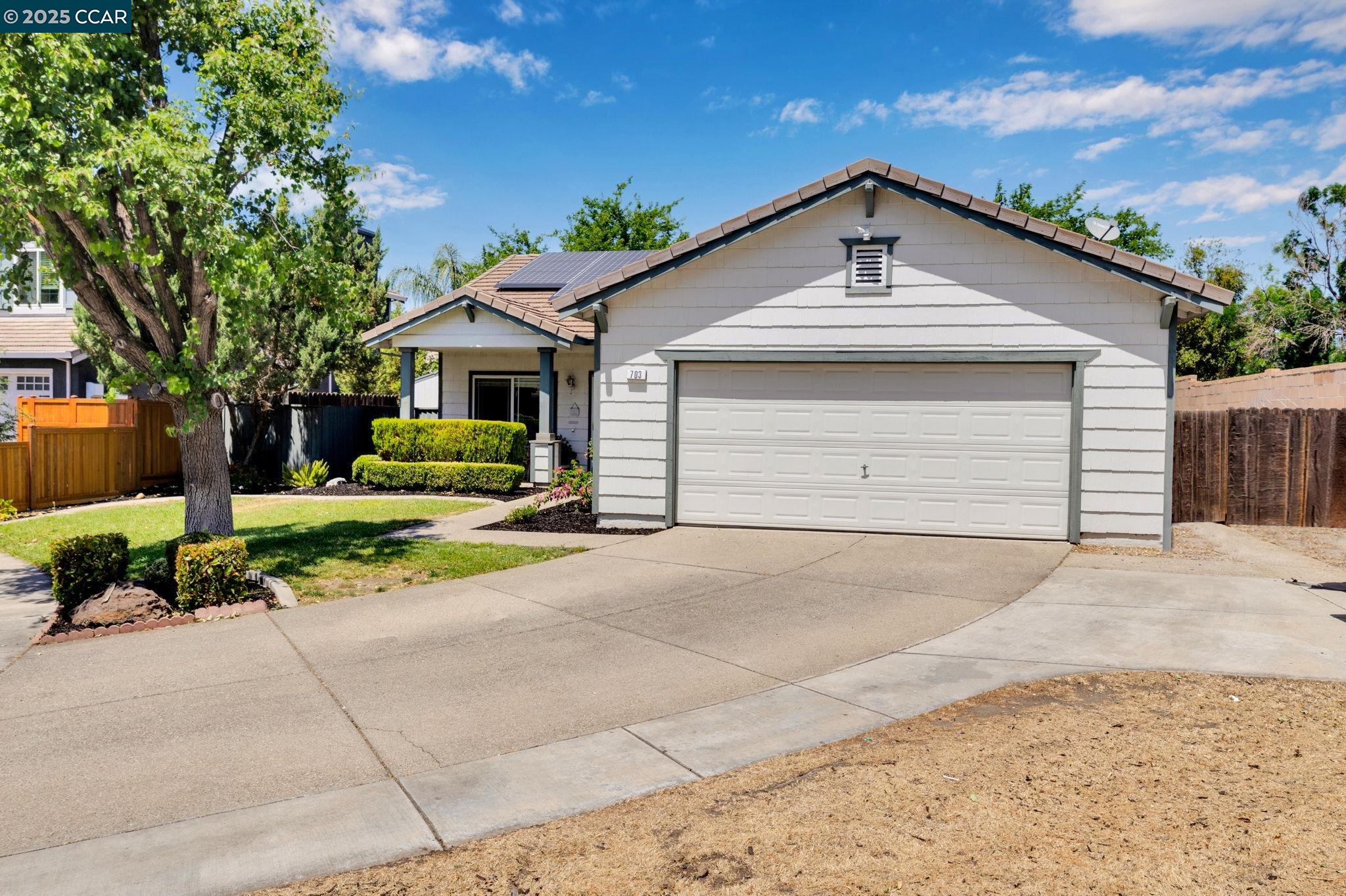 Detail Gallery Image 4 of 56 For 703 Darby Ct, Tracy,  CA 95377 - 3 Beds | 2 Baths