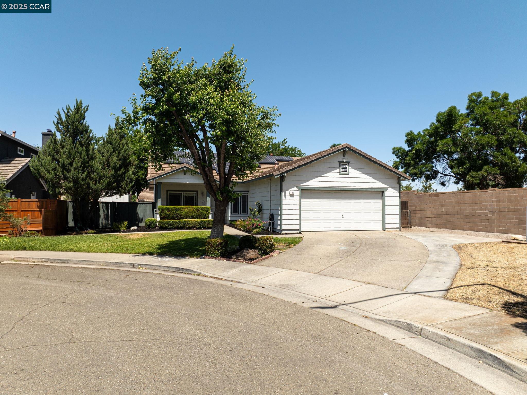 Detail Gallery Image 5 of 56 For 703 Darby Ct, Tracy,  CA 95377 - 3 Beds | 2 Baths
