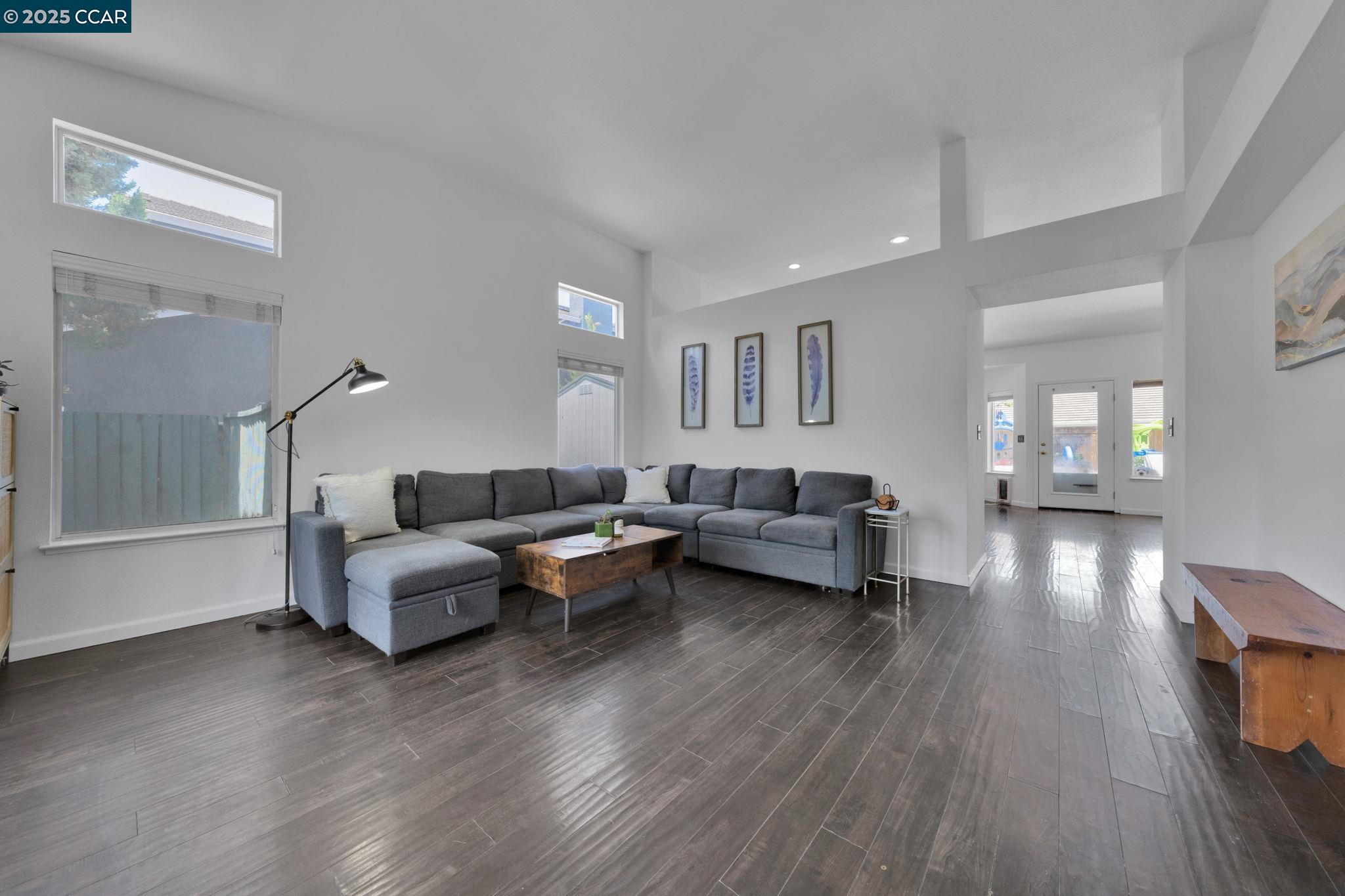 Detail Gallery Image 9 of 56 For 703 Darby Ct, Tracy,  CA 95377 - 3 Beds | 2 Baths