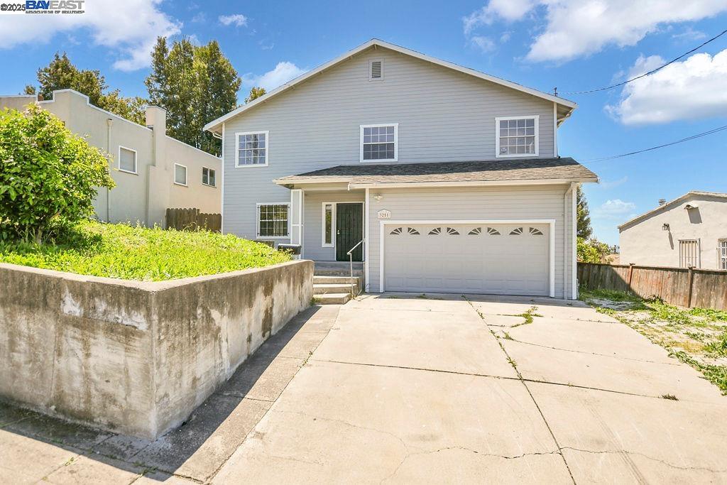 Detail Gallery Image 1 of 27 For 3251 Hyde St, Oakland,  CA 94601 - 5 Beds | 2/1 Baths