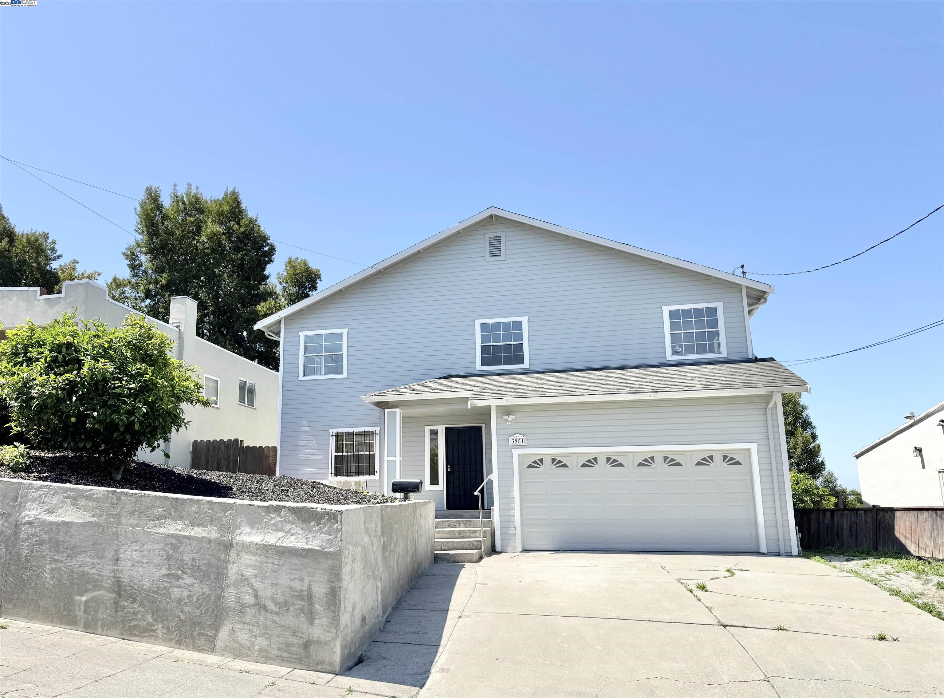 Thumbnail for 3251 Hyde St, Oakland, CA 94601