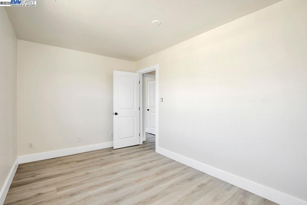 Detail Gallery Image 18 of 27 For 3251 Hyde St, Oakland,  CA 94601 - 5 Beds | 2/1 Baths