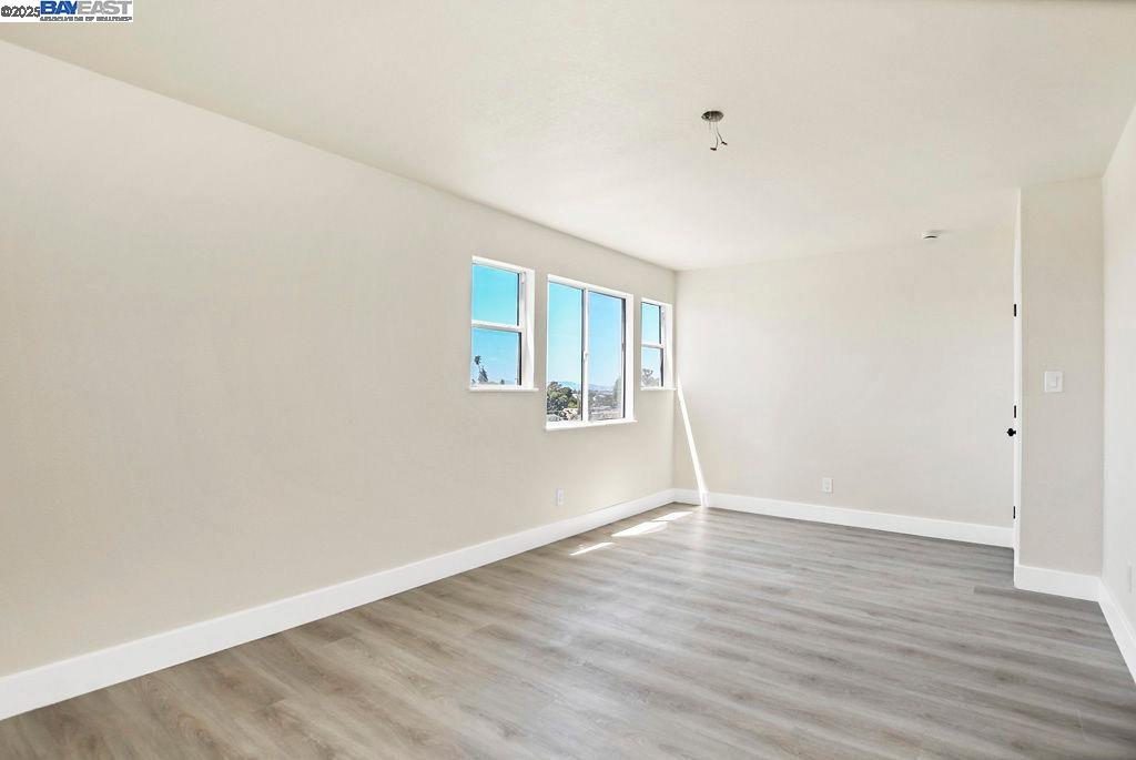 Detail Gallery Image 24 of 27 For 3251 Hyde St, Oakland,  CA 94601 - 5 Beds | 2/1 Baths