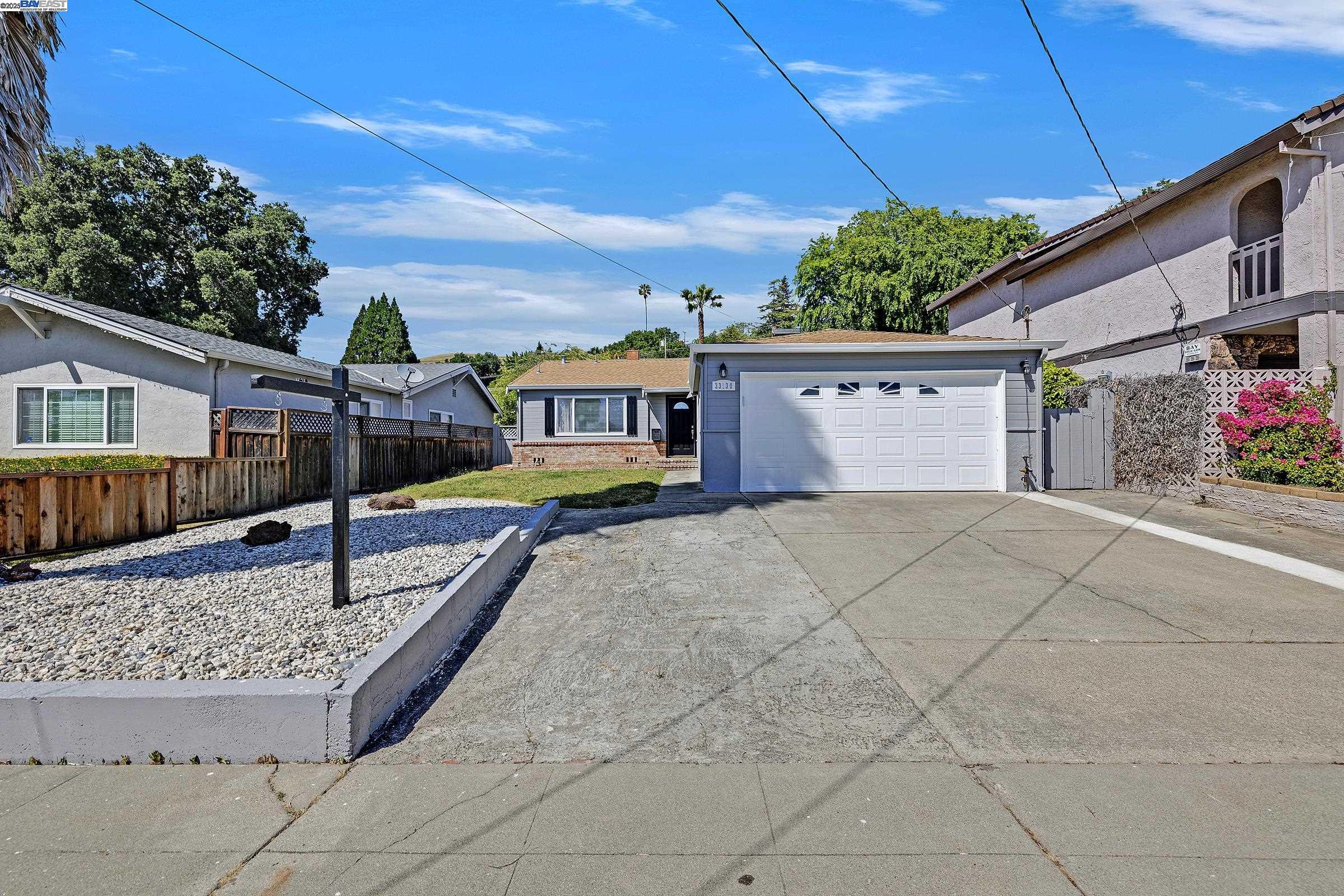 Detail Gallery Image 2 of 25 For 33130 Basswood Avenue, Union City,  CA 94587 - 3 Beds | 2 Baths