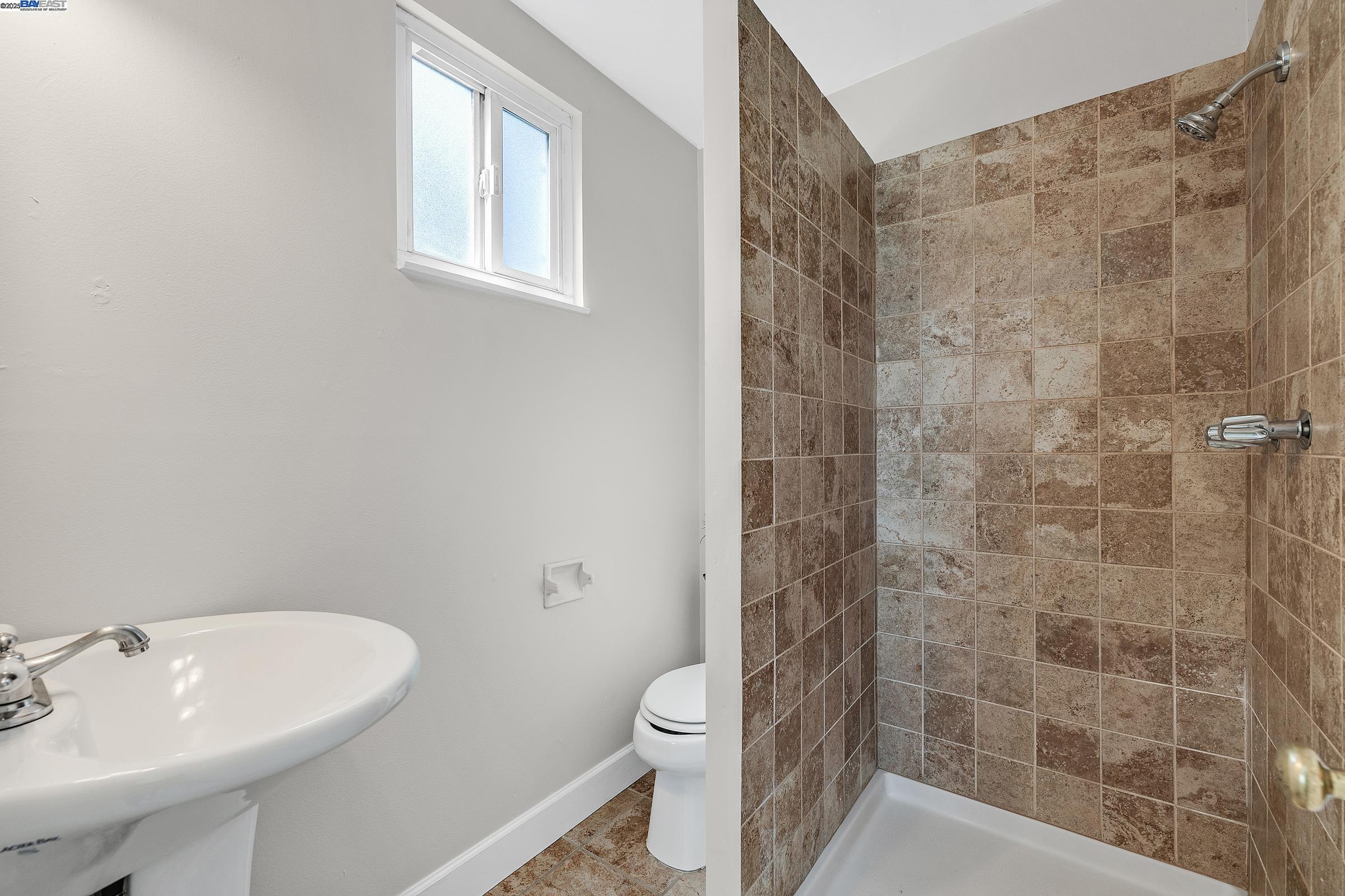 Detail Gallery Image 17 of 25 For 33130 Basswood Avenue, Union City,  CA 94587 - 3 Beds | 2 Baths