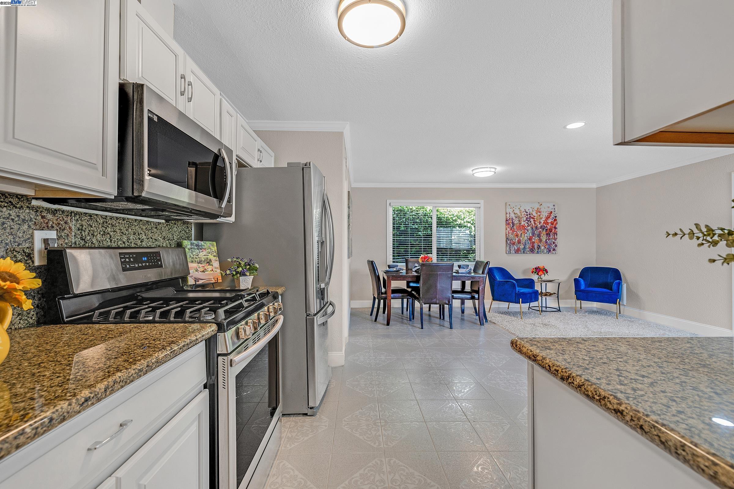 Detail Gallery Image 5 of 25 For 33130 Basswood Avenue, Union City,  CA 94587 - 3 Beds | 2 Baths