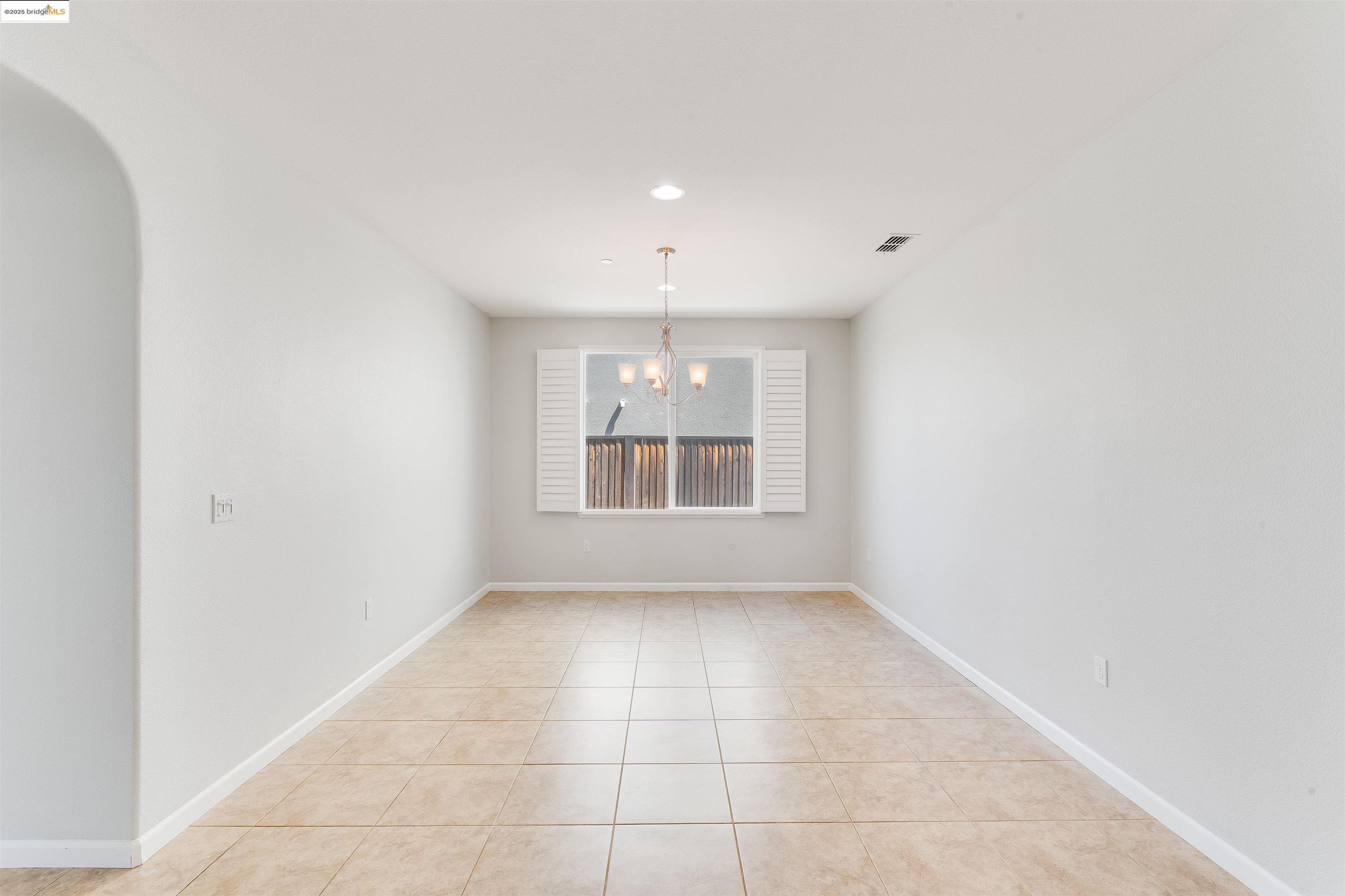 Detail Gallery Image 13 of 47 For 31 Rustic Ct, Oakley,  CA 94561 - 4 Beds | 3 Baths