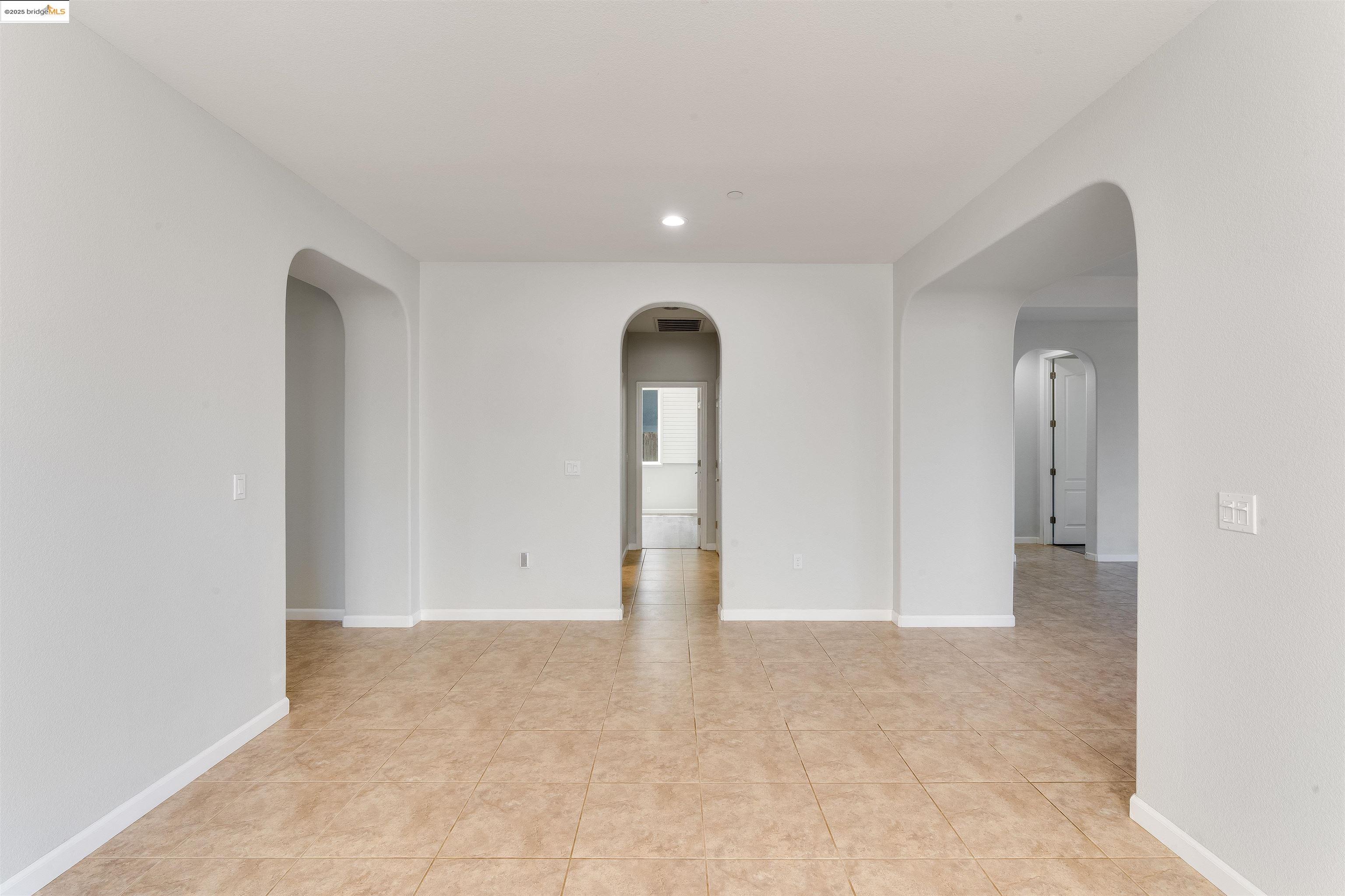 Detail Gallery Image 14 of 47 For 31 Rustic Ct, Oakley,  CA 94561 - 4 Beds | 3 Baths