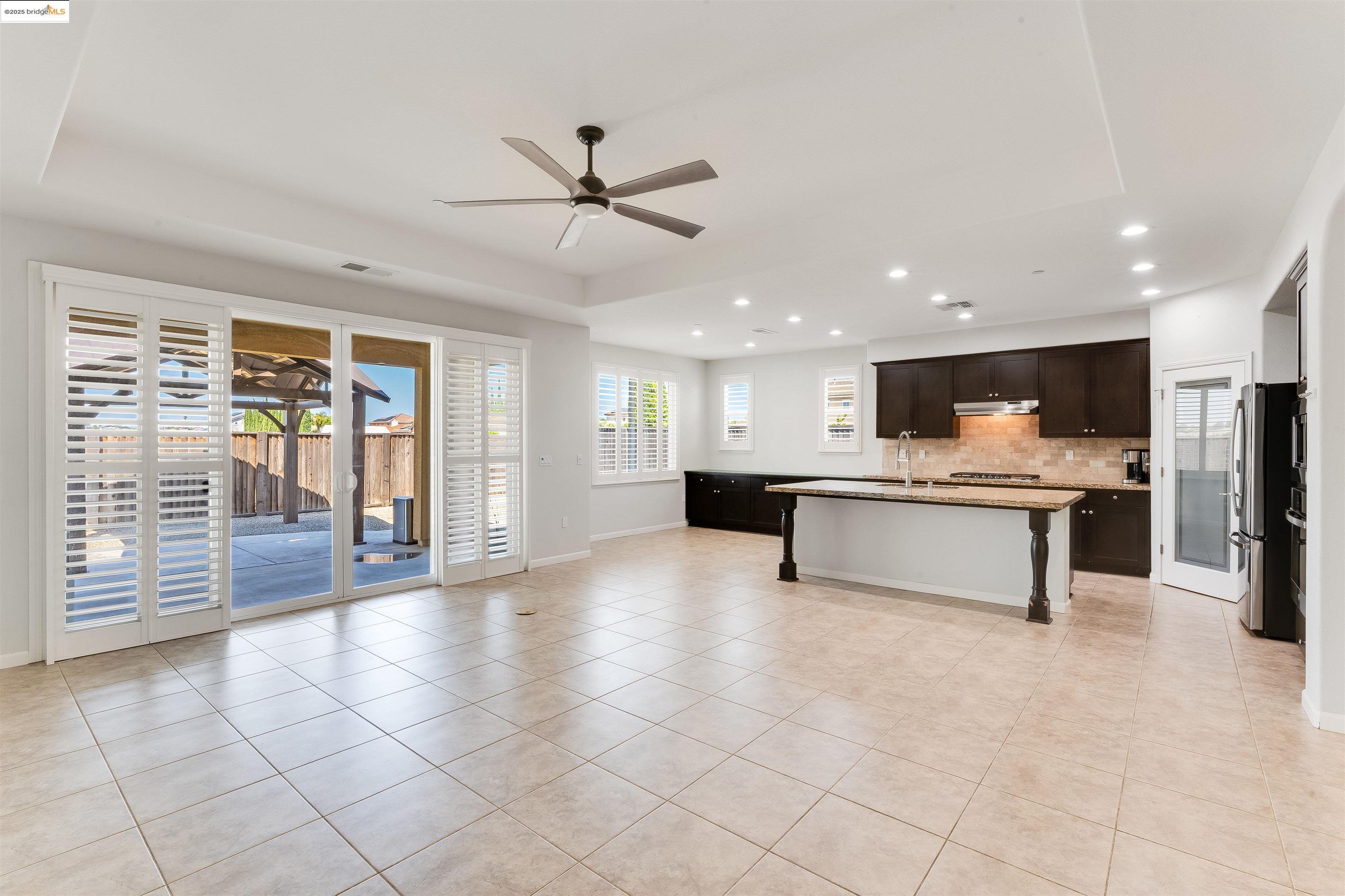 Detail Gallery Image 15 of 47 For 31 Rustic Ct, Oakley,  CA 94561 - 4 Beds | 3 Baths