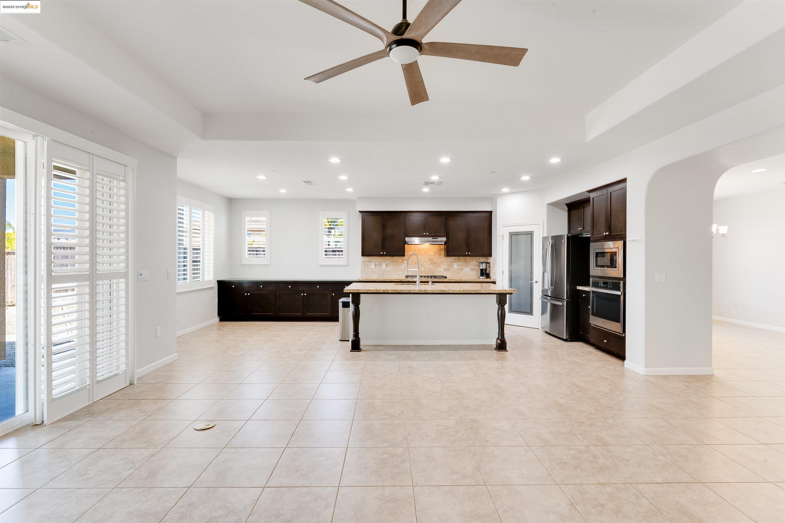 Detail Gallery Image 16 of 47 For 31 Rustic Ct, Oakley,  CA 94561 - 4 Beds | 3 Baths