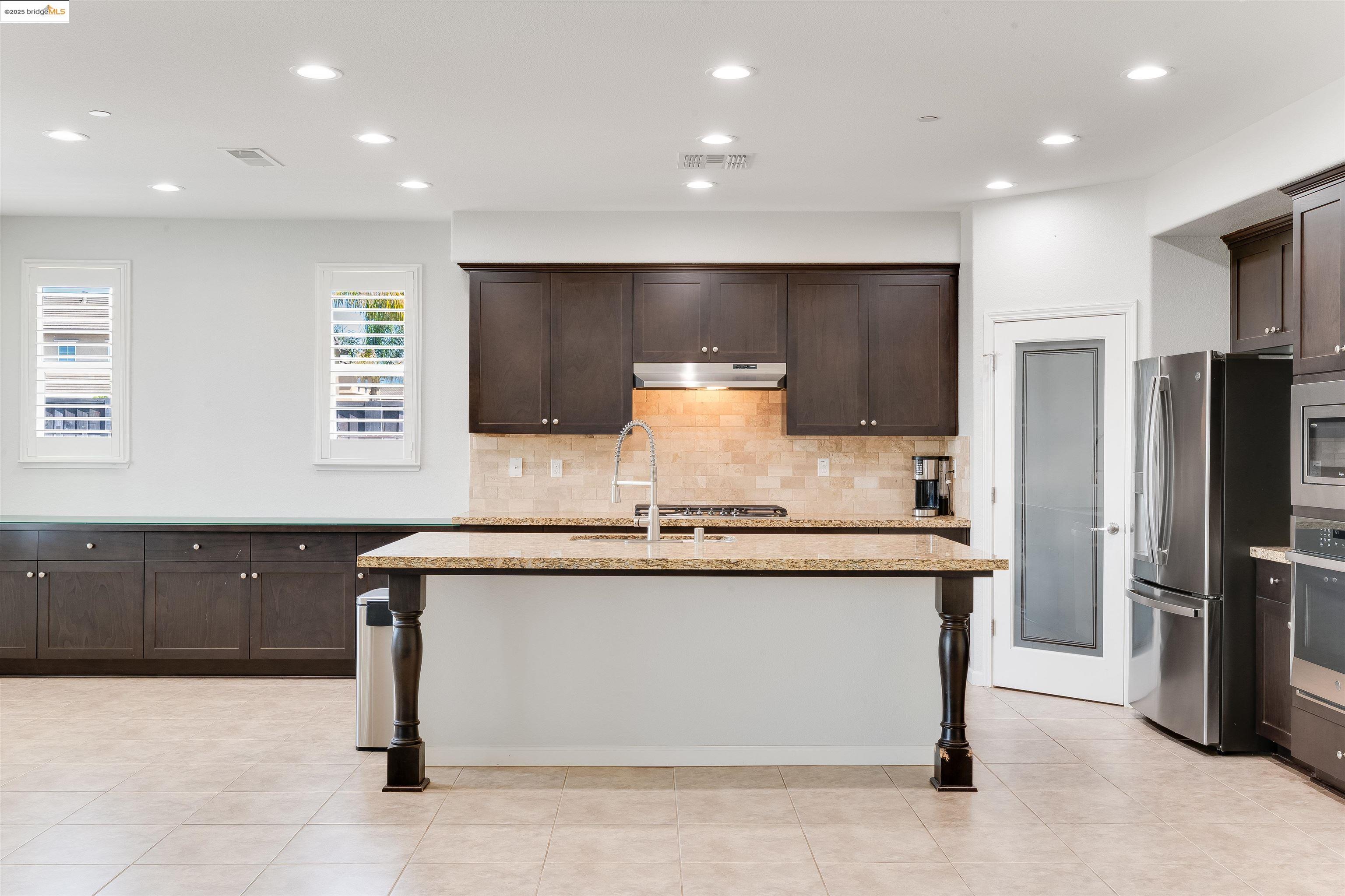 Detail Gallery Image 17 of 47 For 31 Rustic Ct, Oakley,  CA 94561 - 4 Beds | 3 Baths